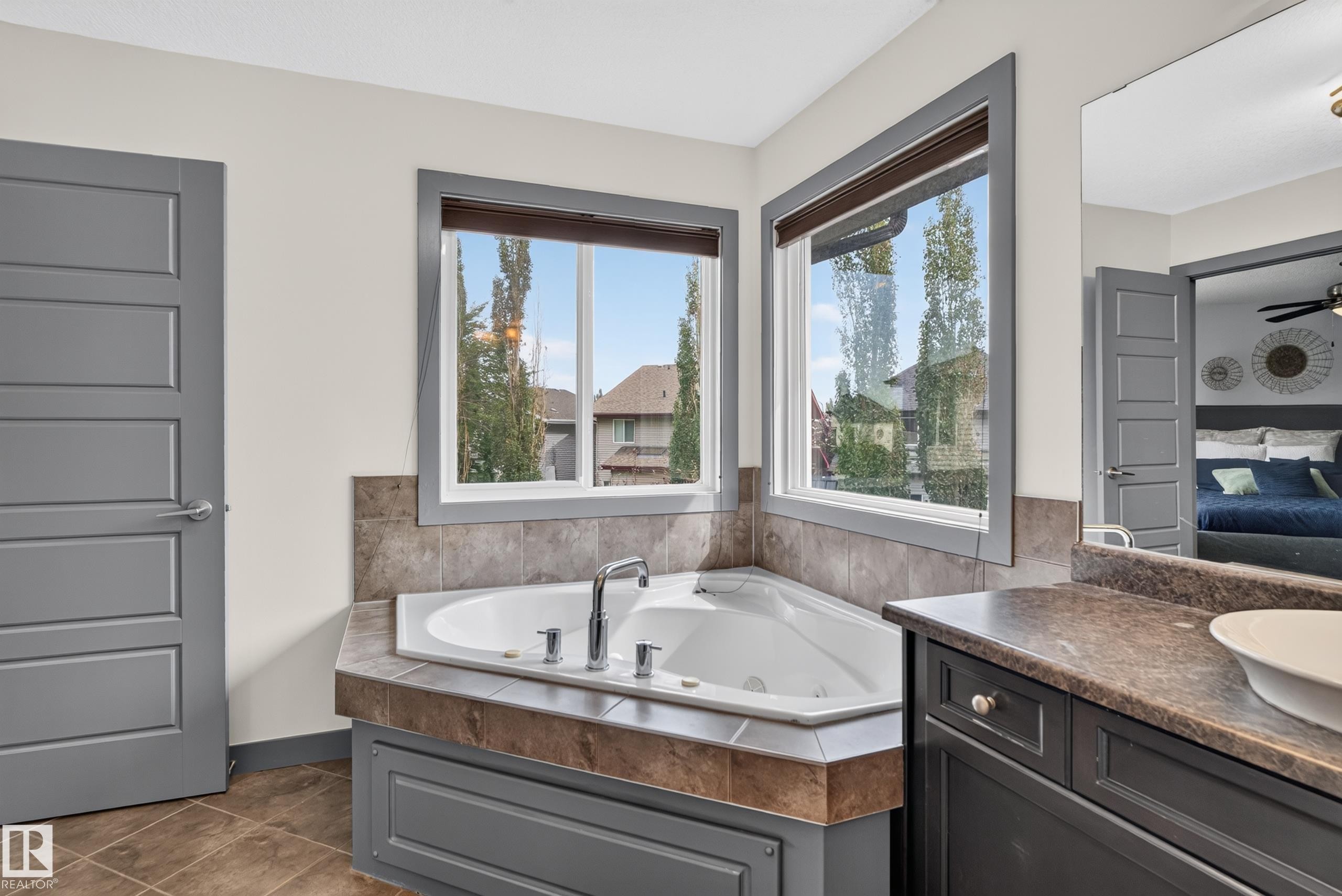 1107 Chahley Crest Nw, Edmonton, AB