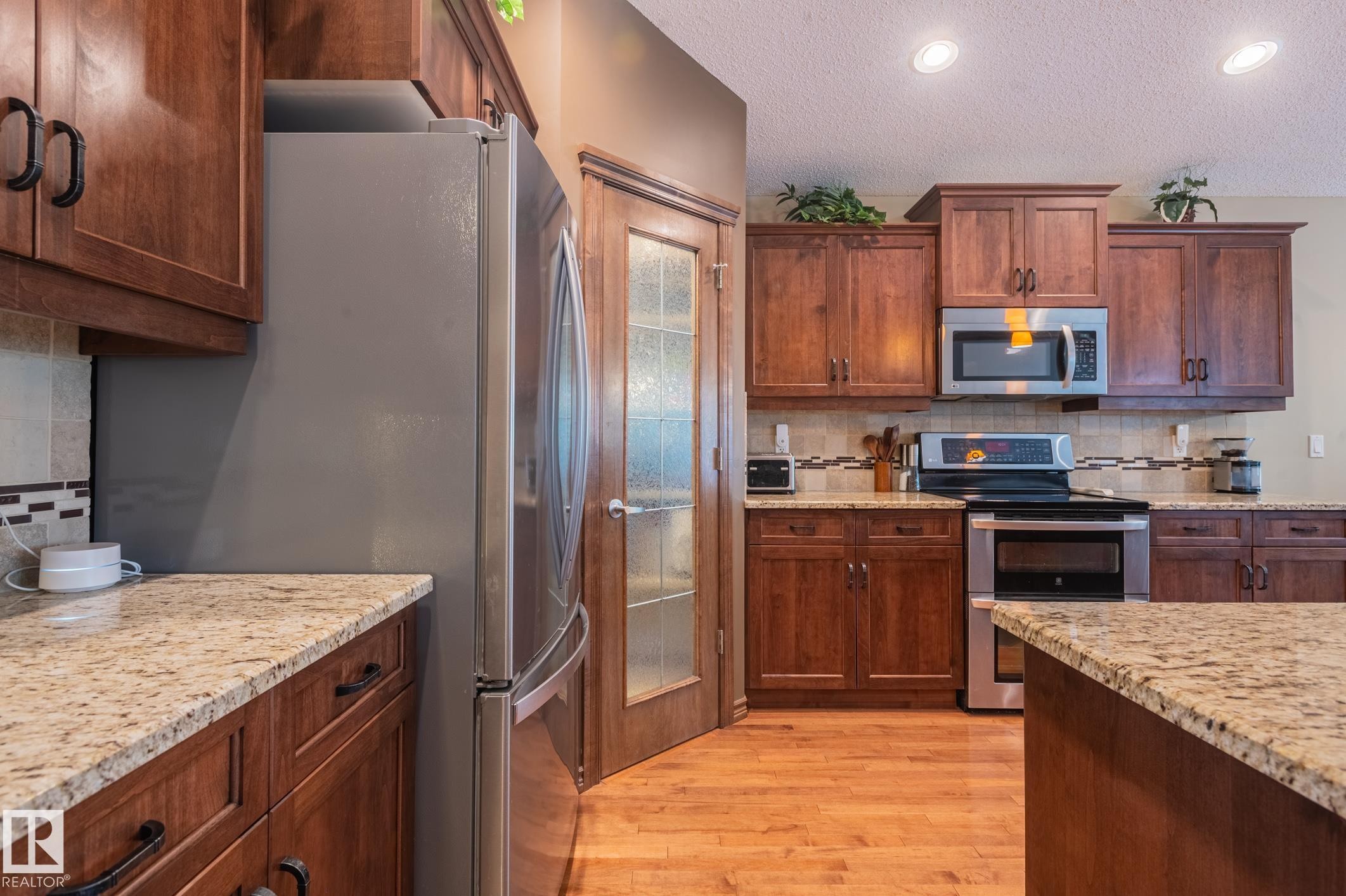 Kitchen - 19 Newton Place, St. Albert, AB