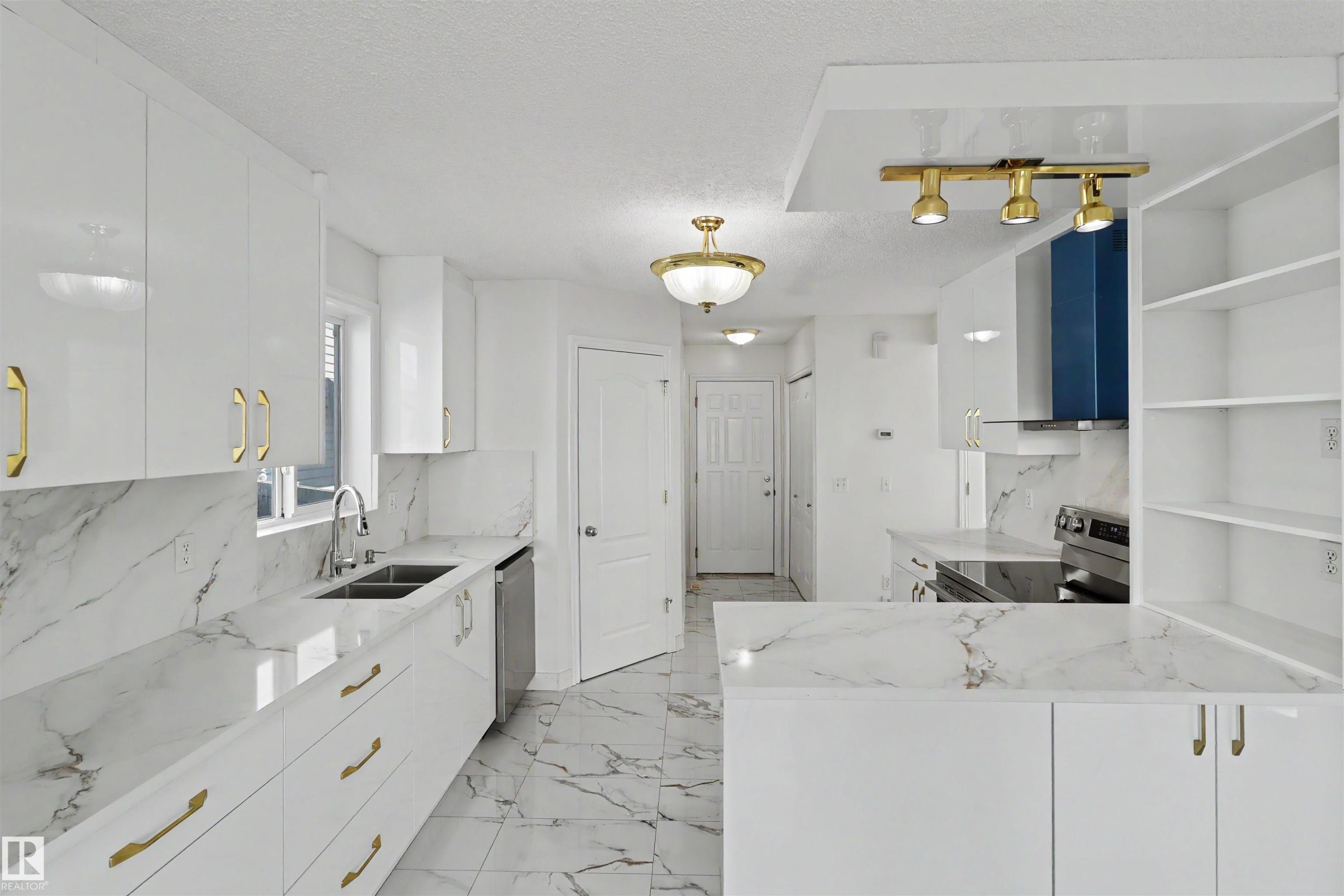 4712 201 St Nw, Edmonton, AB