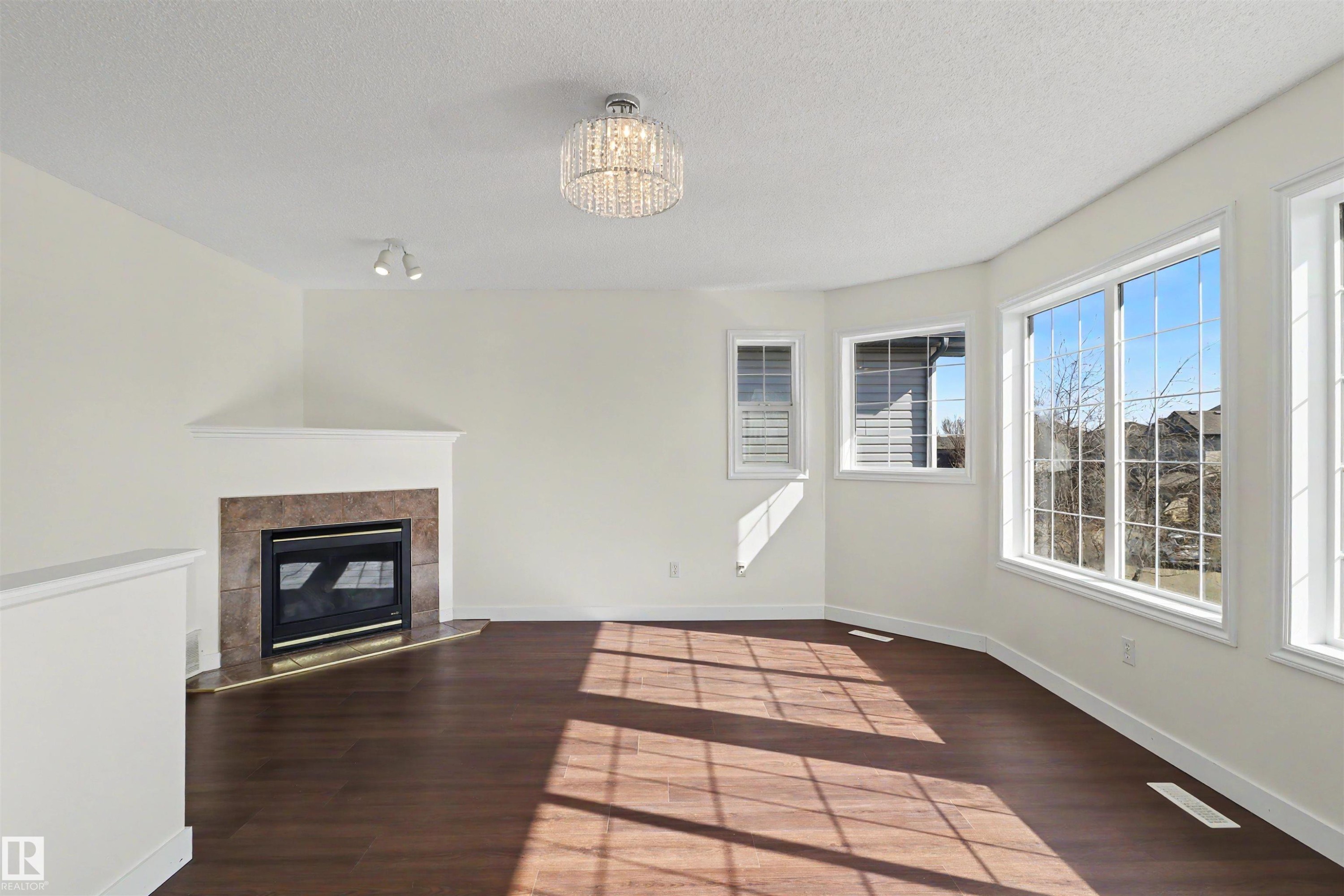 4712 201 St Nw, Edmonton, AB