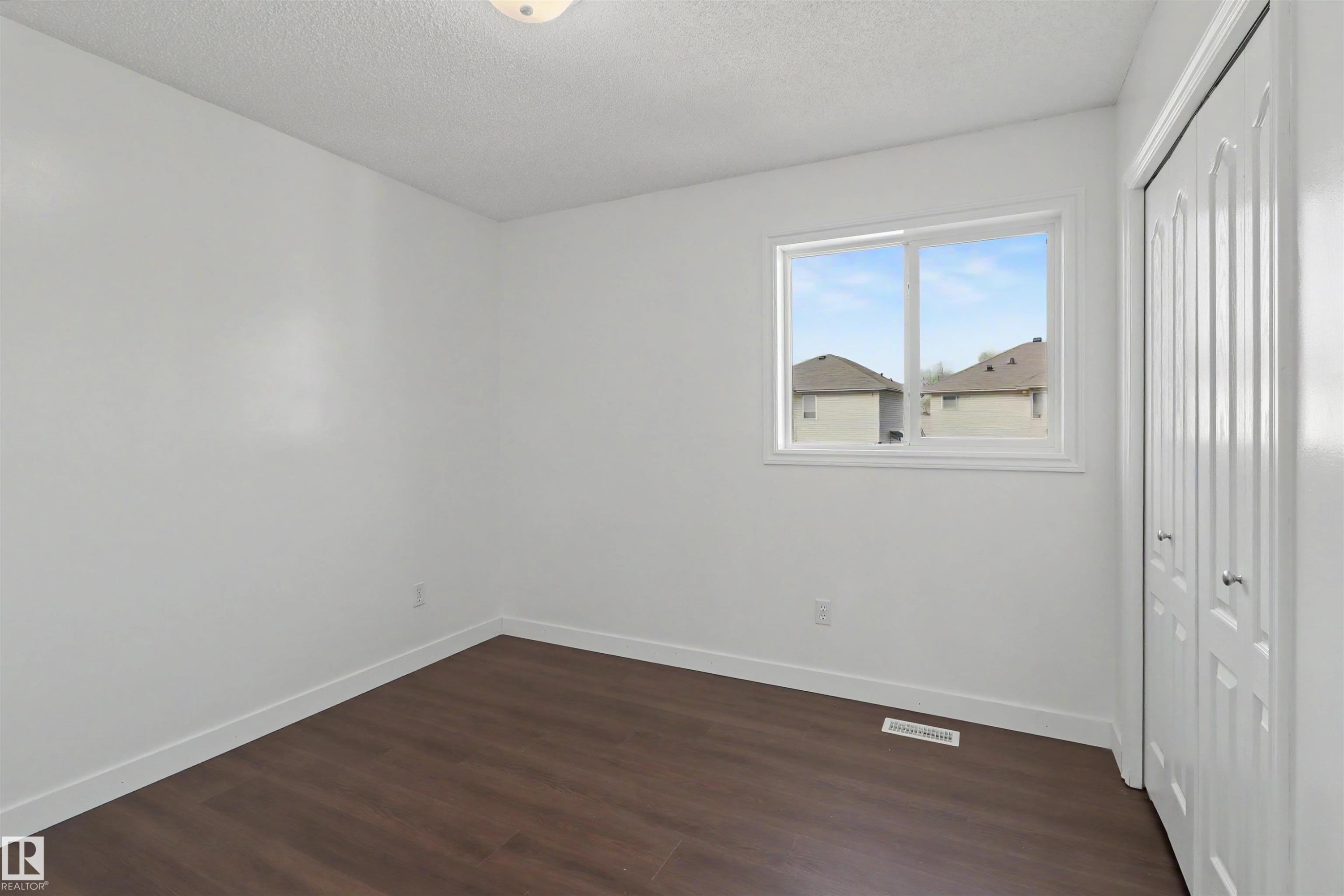 4712 201 St Nw, Edmonton, AB
