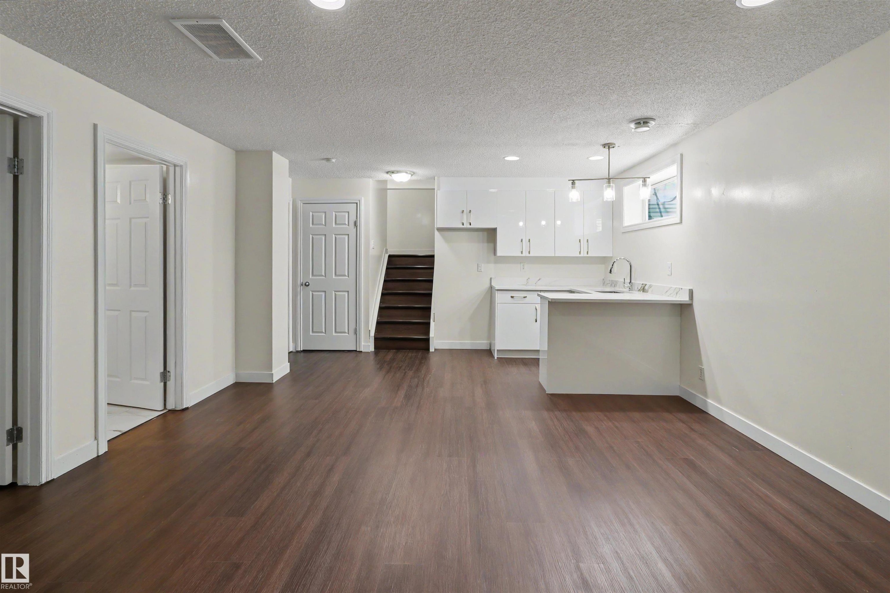 4712 201 St Nw, Edmonton, AB