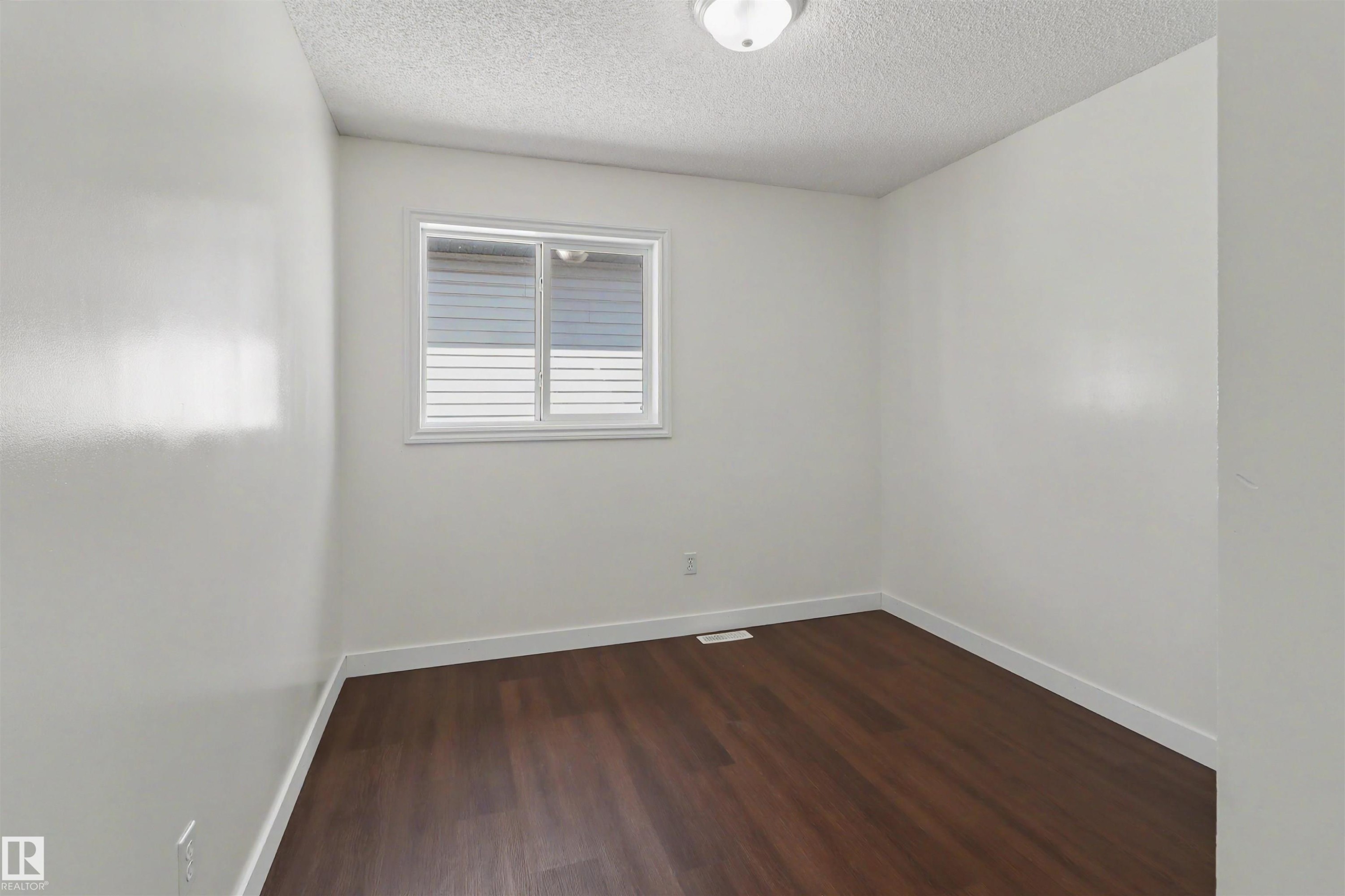4712 201 St Nw, Edmonton, AB
