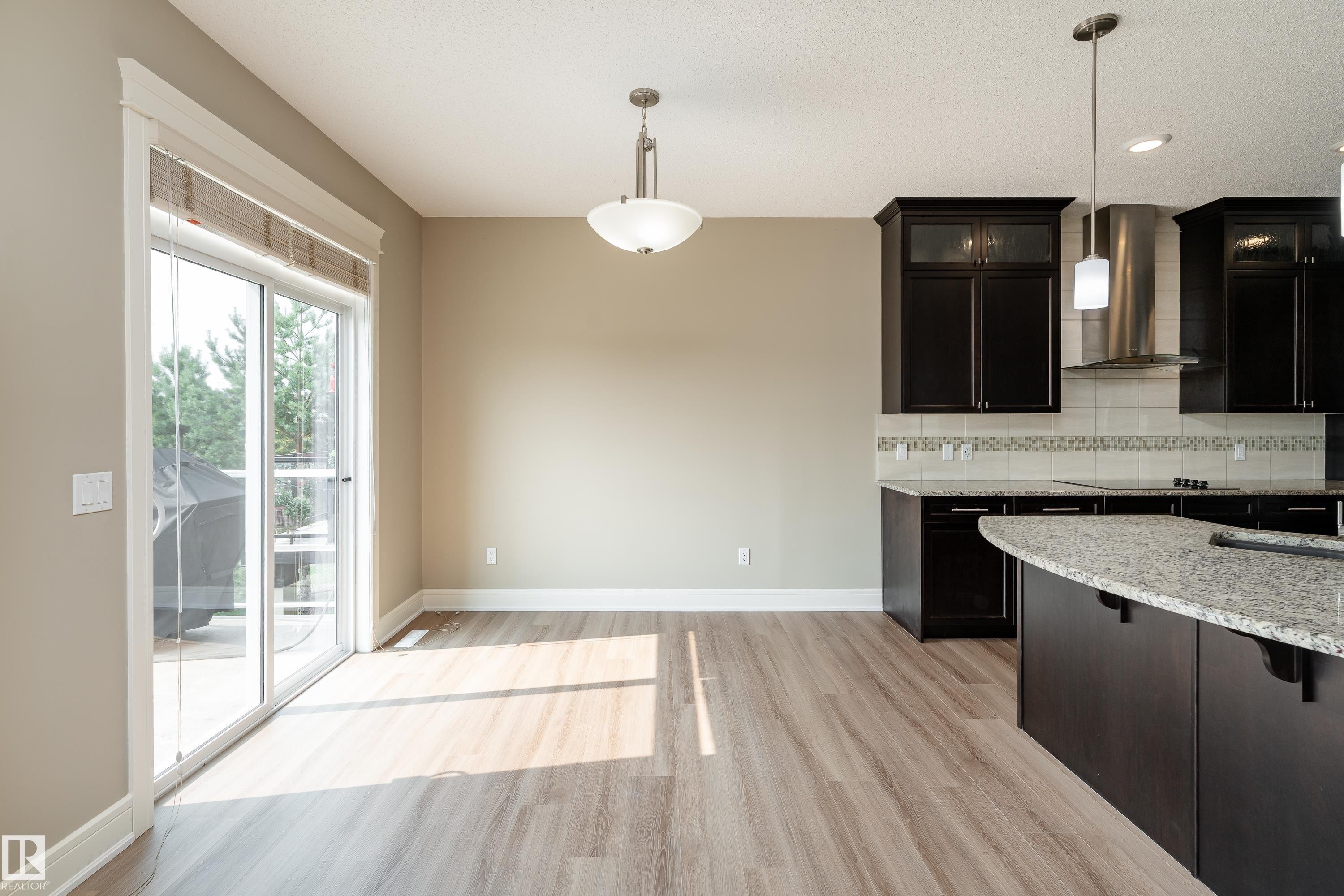 3301 Abbott Crescent Sw, Edmonton, AB - Indoor Photo Showing Kitchen