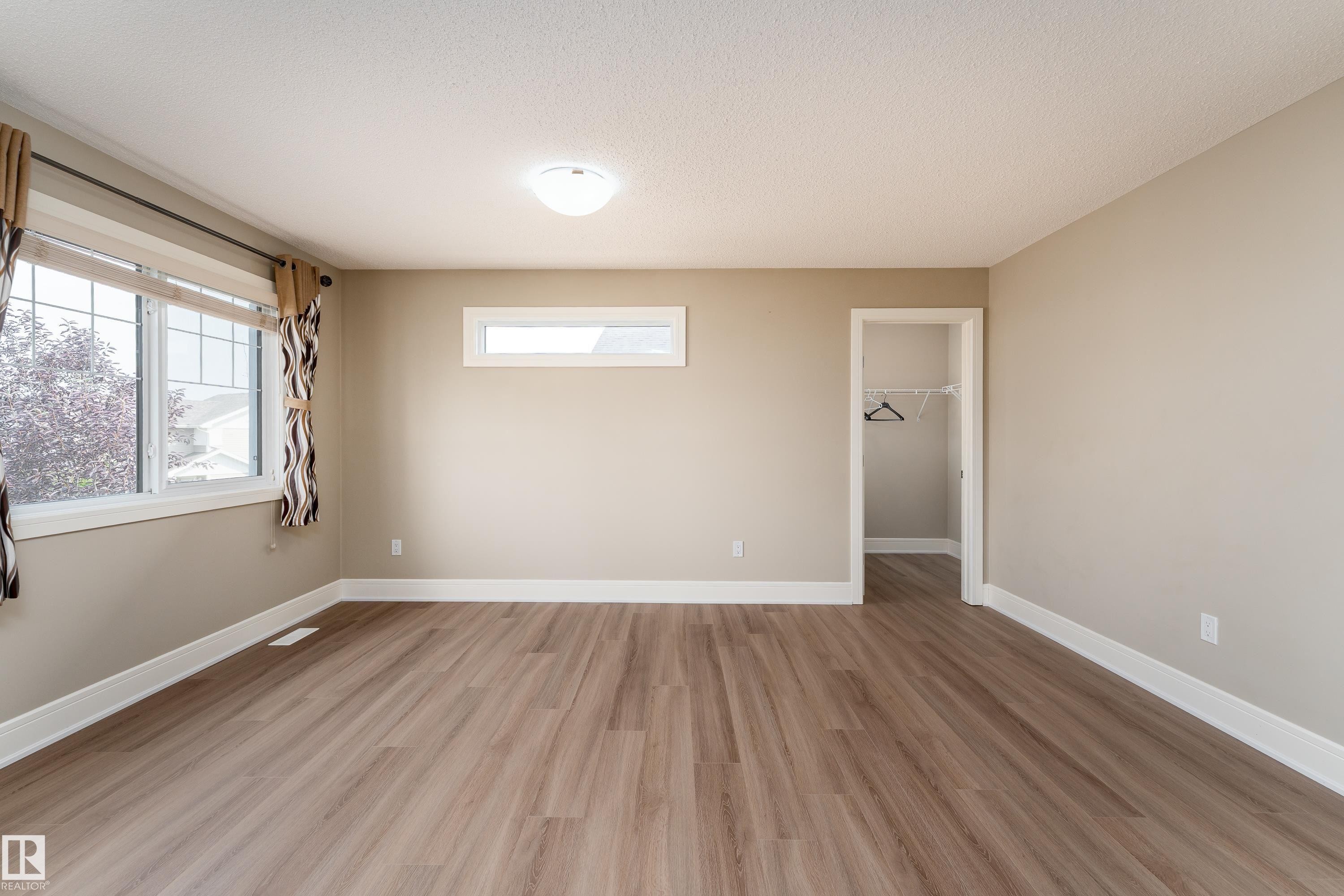 3301 Abbott Crescent Sw, Edmonton, AB - Indoor Photo Showing Other Room