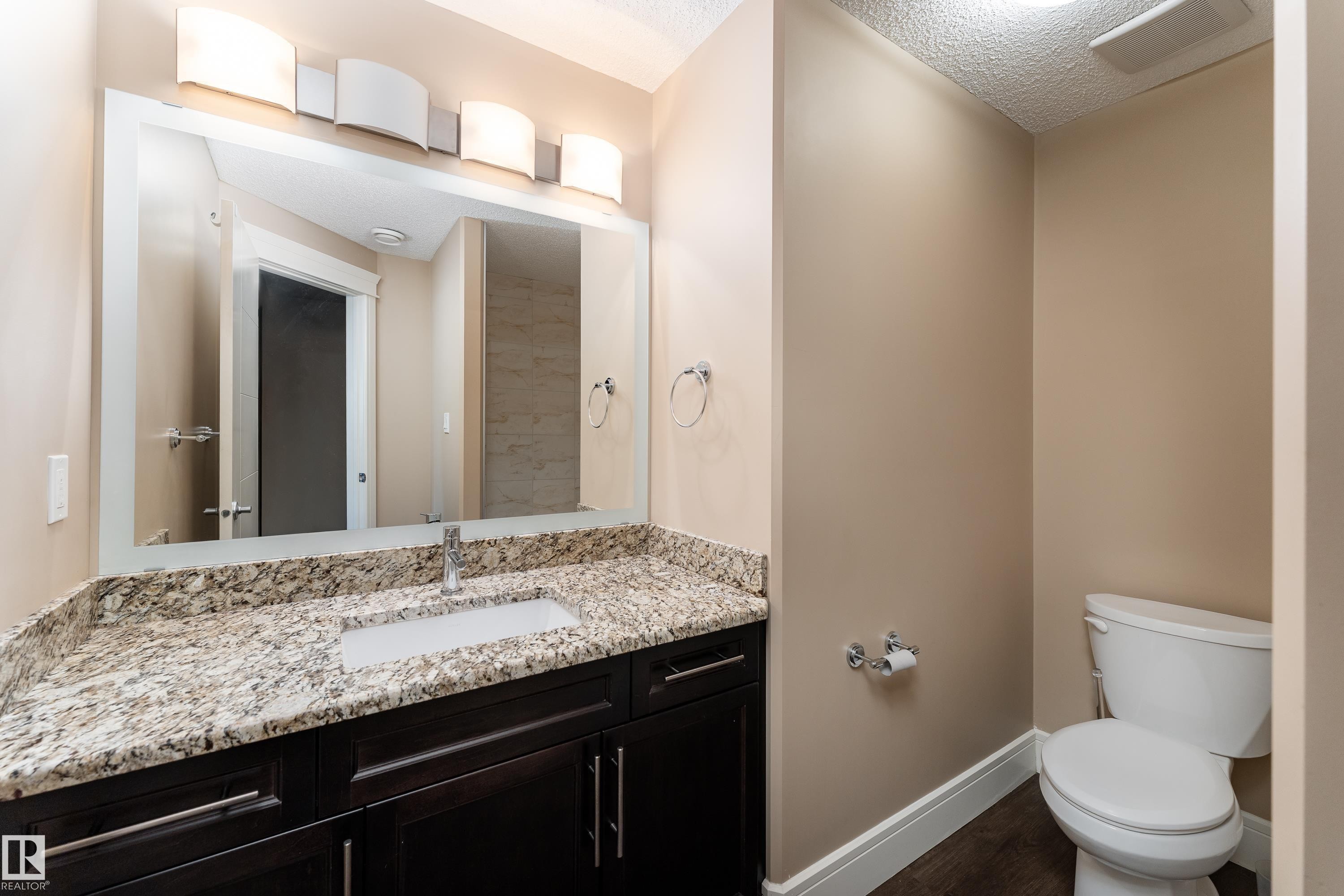 3301 Abbott Crescent Sw, Edmonton, AB - Indoor Photo Showing Bathroom