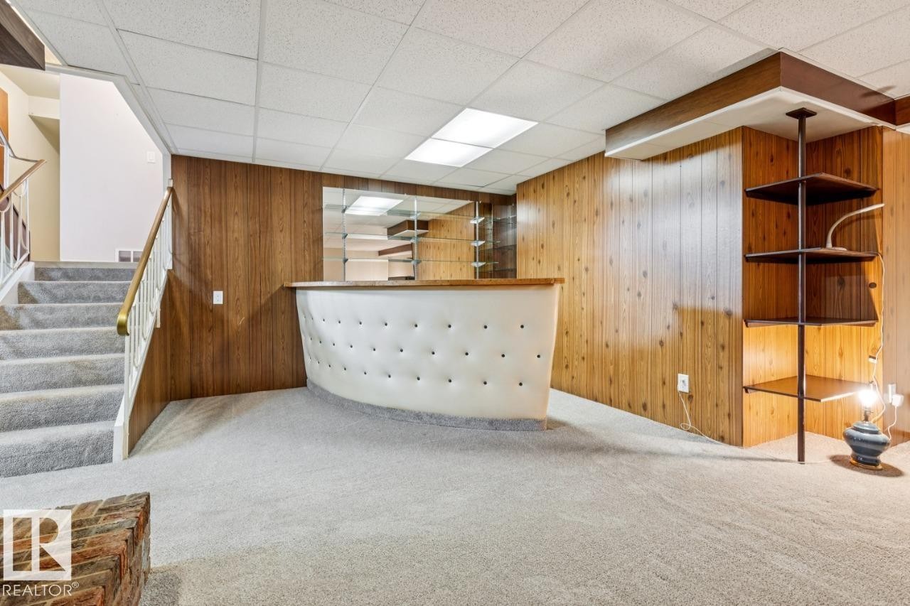 with sink - 14011 71 Street Nw, Edmonton, AB