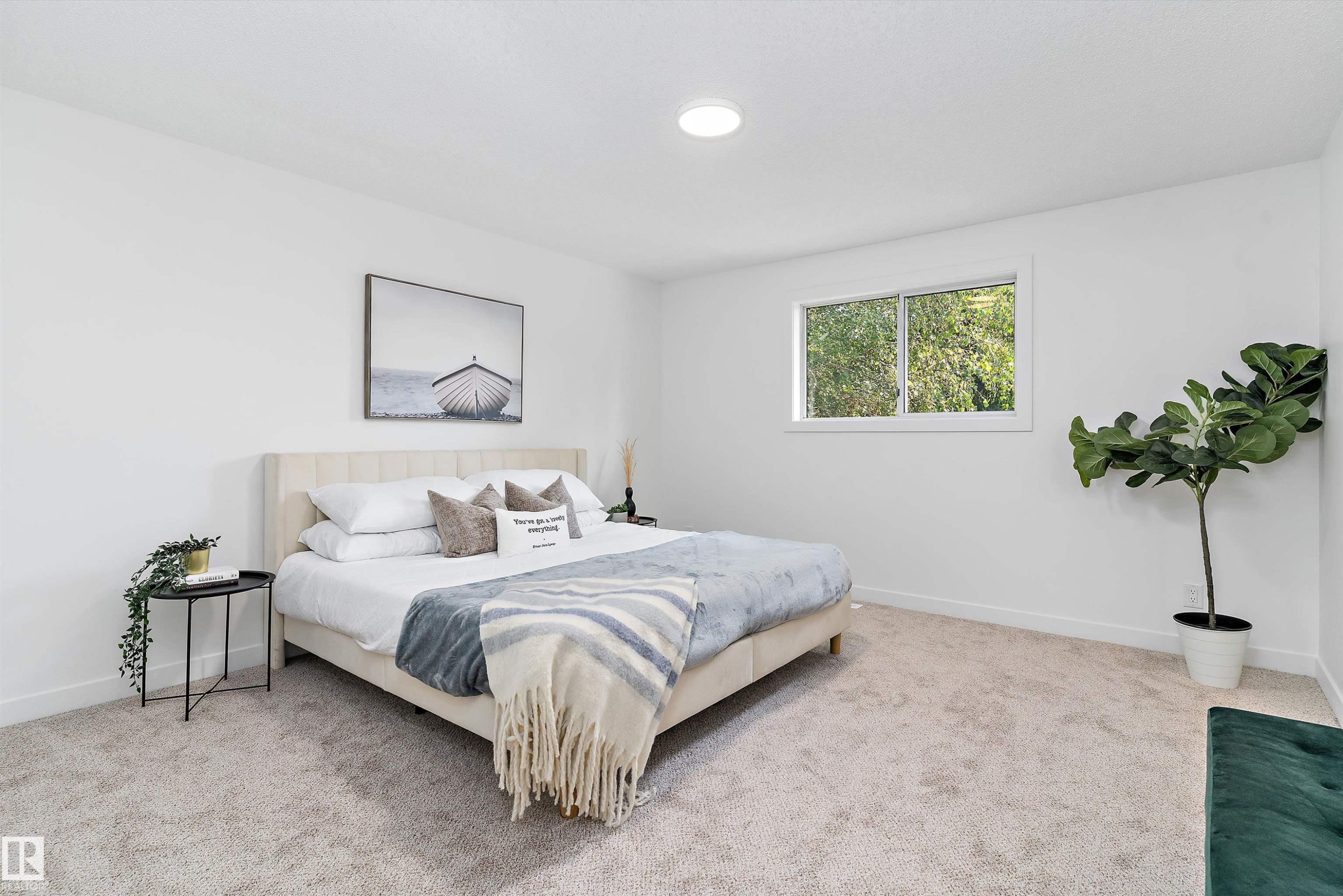 8311 184 Street Nw, Edmonton, AB - Indoor Photo Showing Bedroom