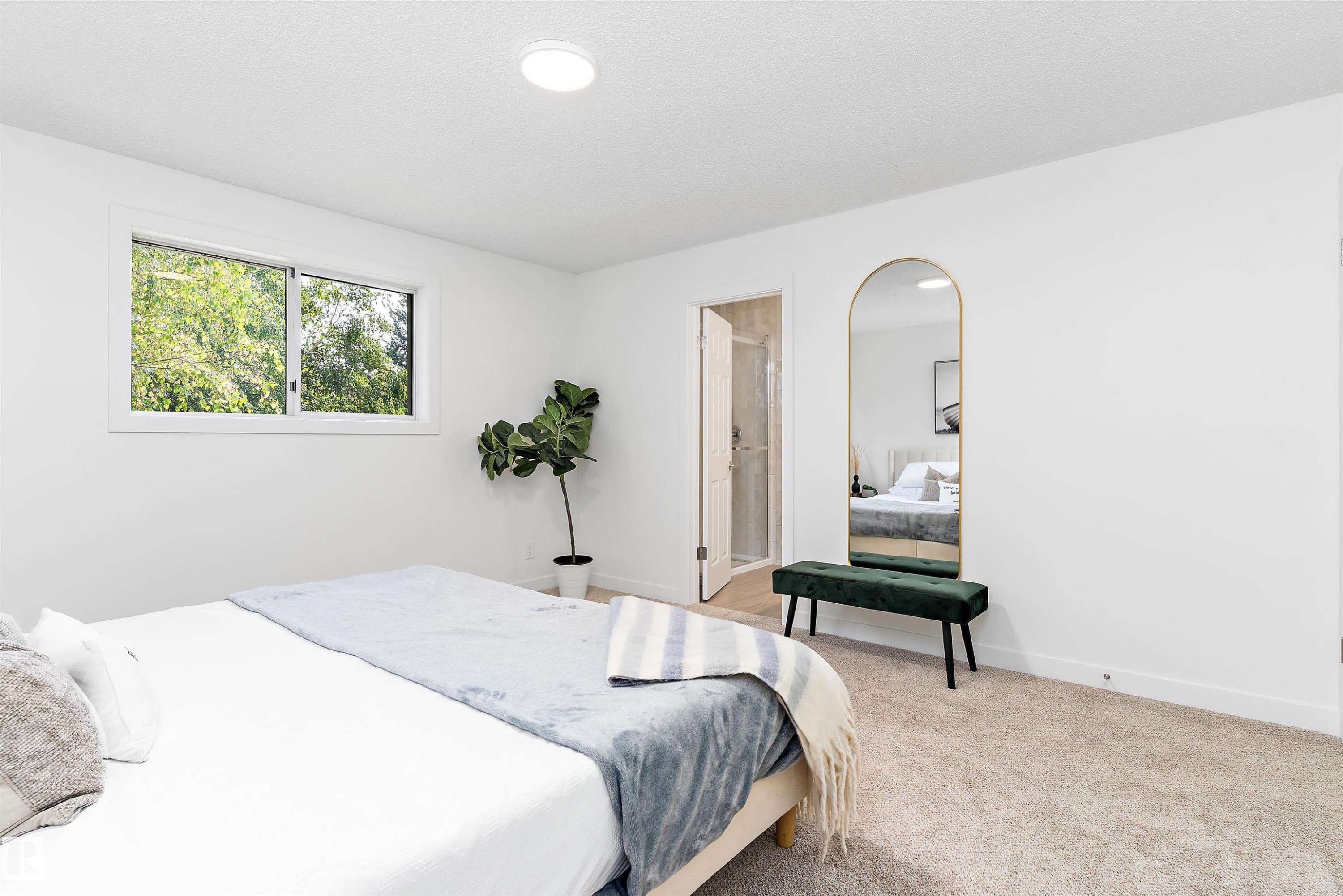 8311 184 Street Nw, Edmonton, AB - Indoor Photo Showing Bedroom