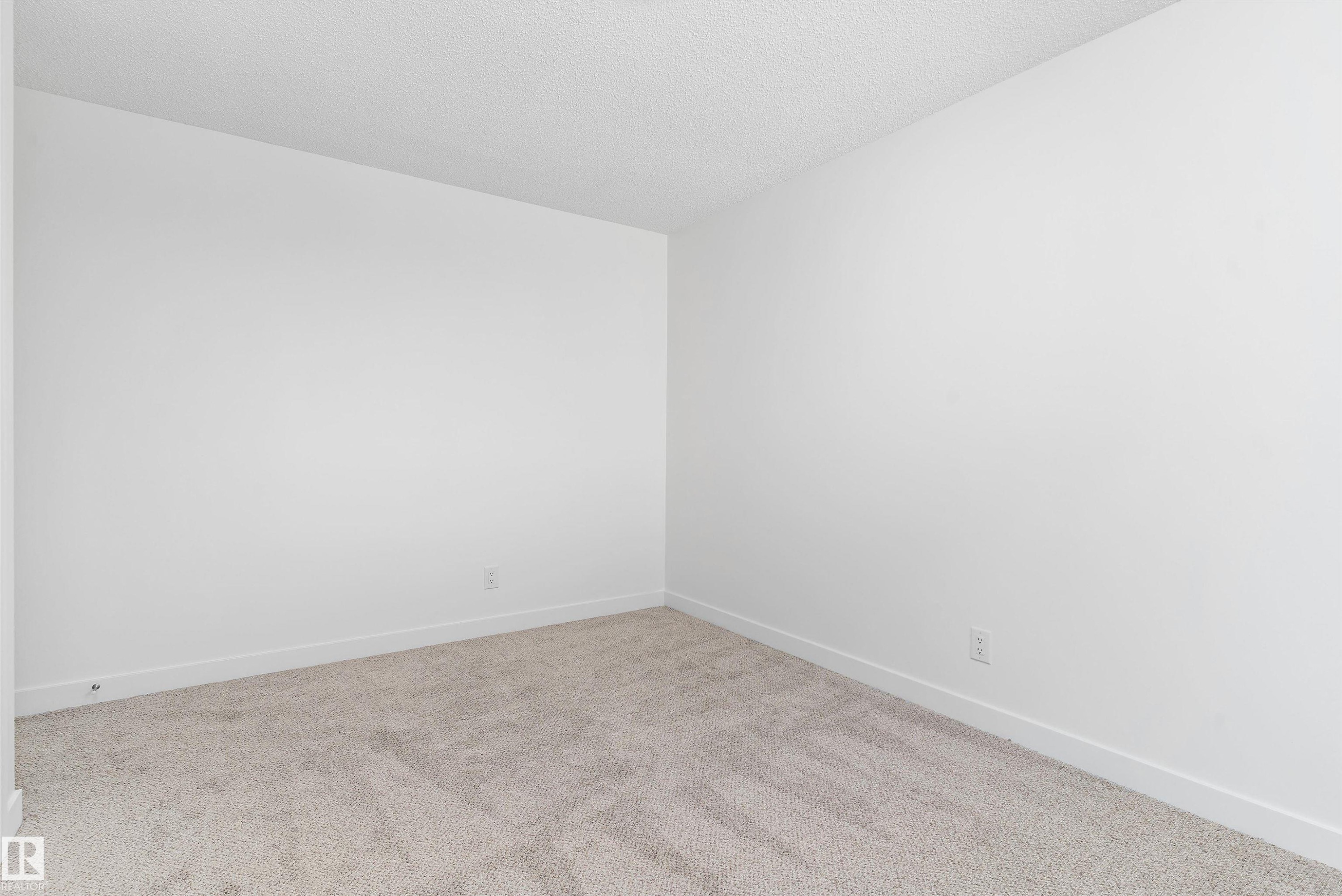 8311 184 Street Nw, Edmonton, AB - Indoor Photo Showing Other Room