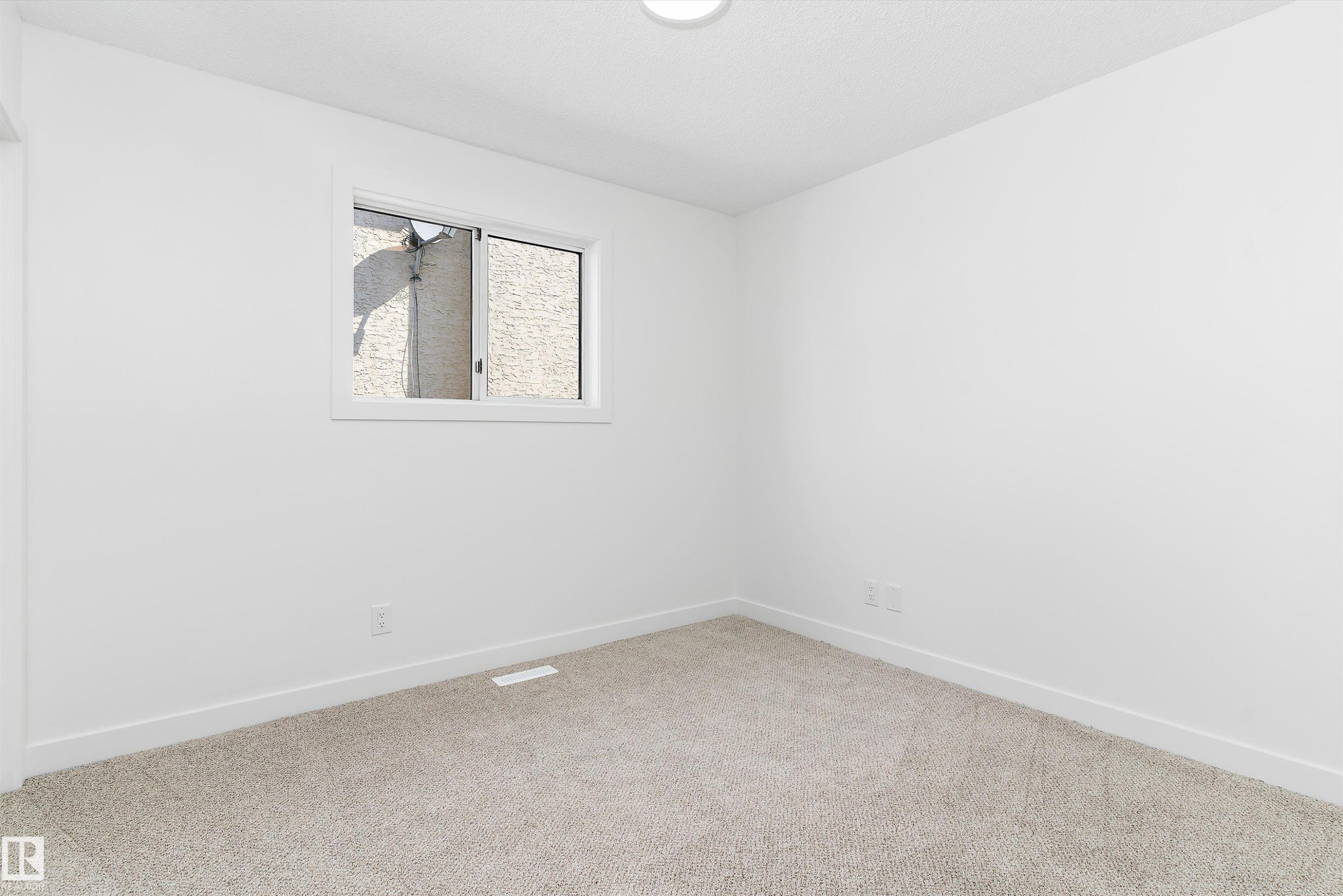 8311 184 Street Nw, Edmonton, AB - Indoor Photo Showing Other Room