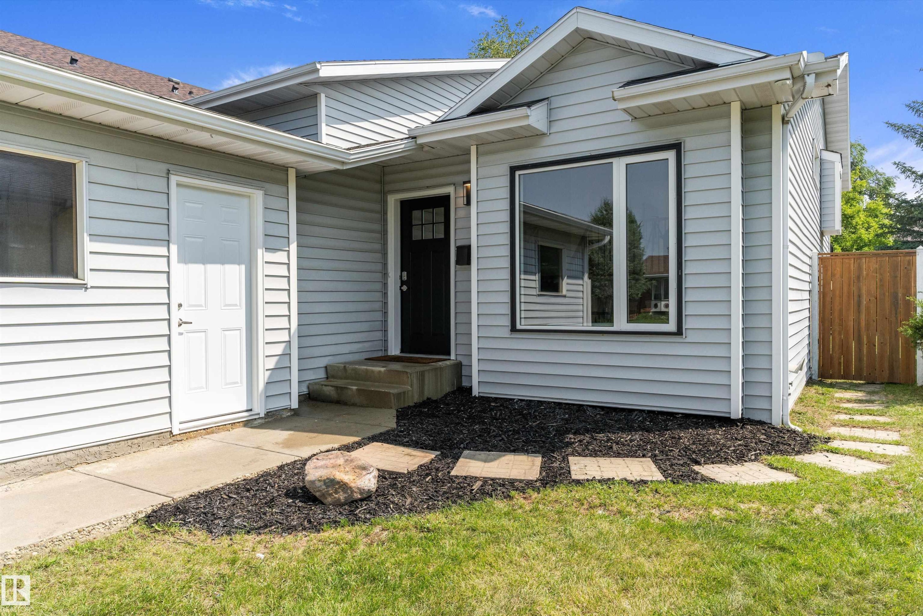 8311 184 Street Nw, Edmonton, AB - Outdoor