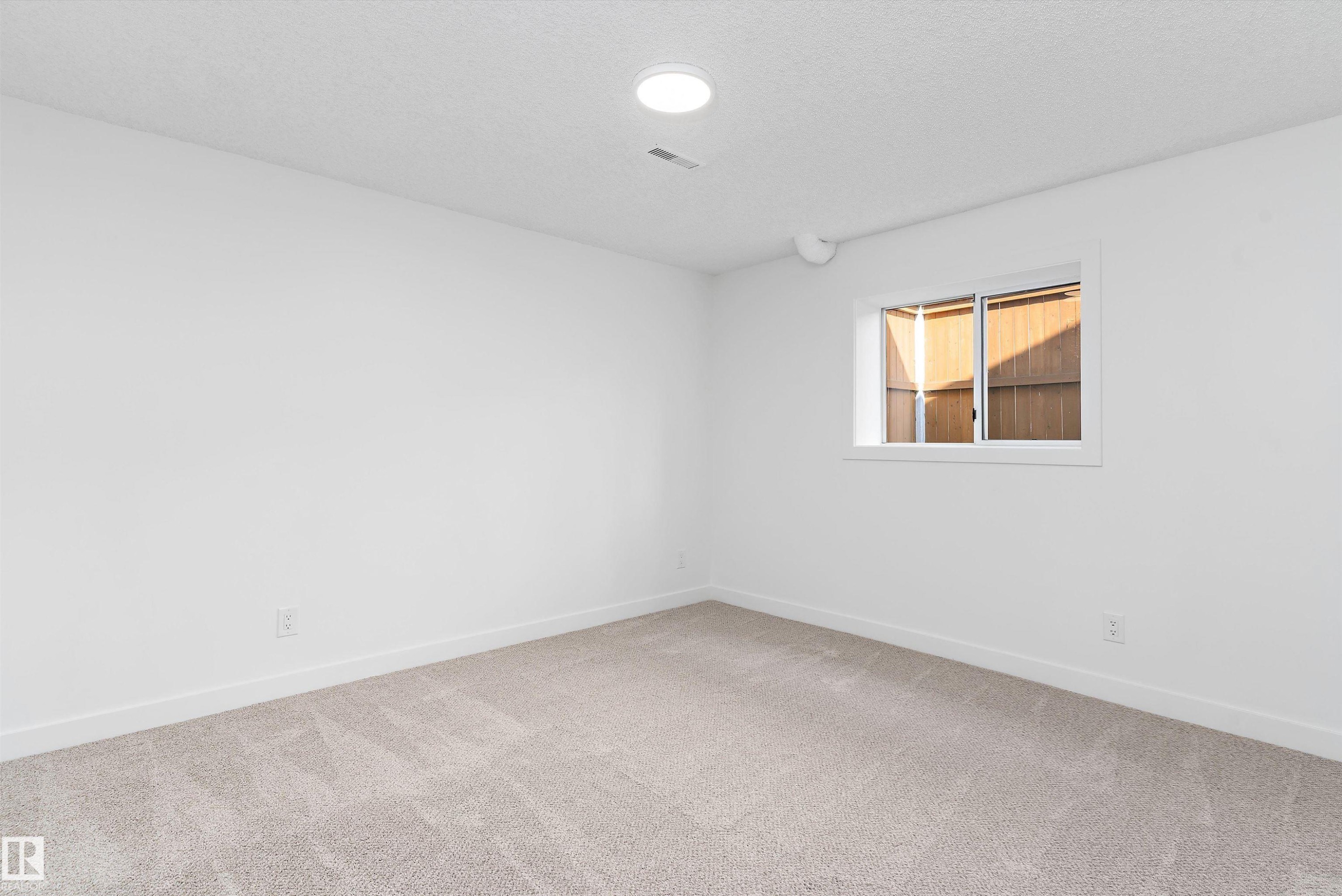8311 184 Street Nw, Edmonton, AB - Indoor Photo Showing Other Room