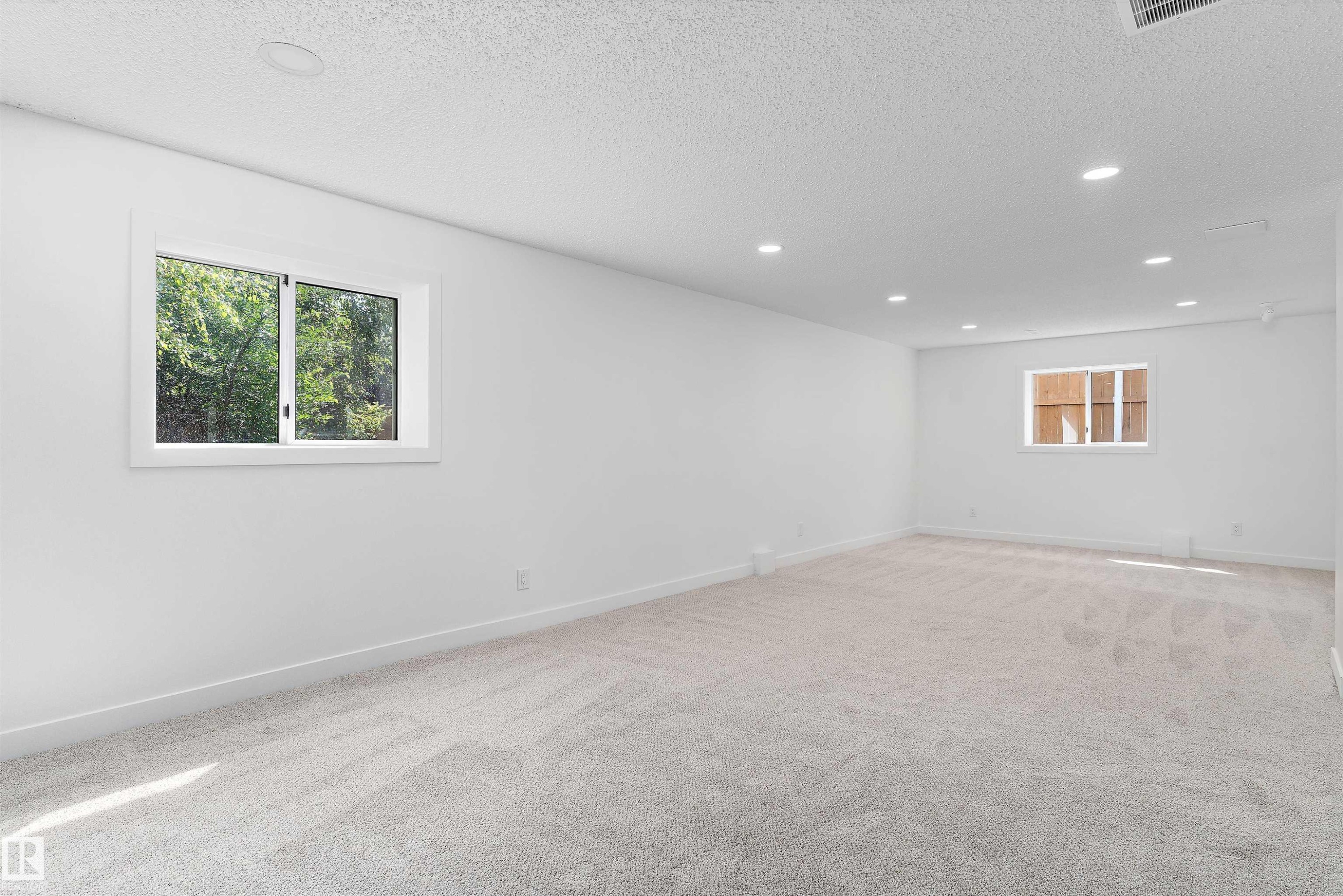 8311 184 Street Nw, Edmonton, AB - Indoor Photo Showing Other Room