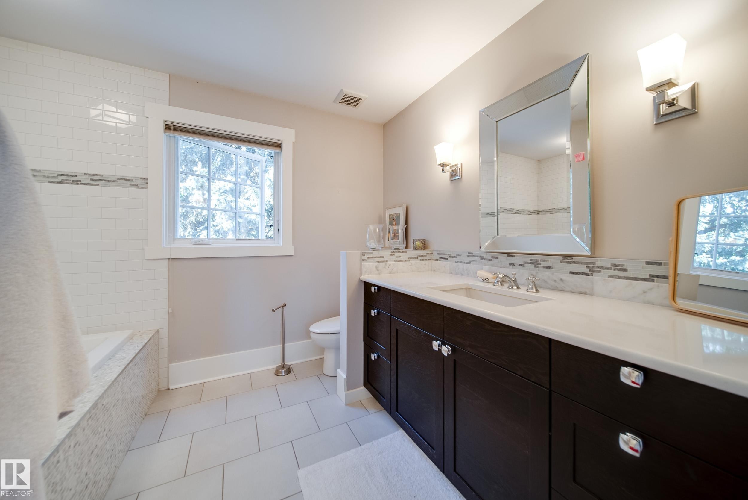 10335 137 Street Nw, Edmonton, AB
