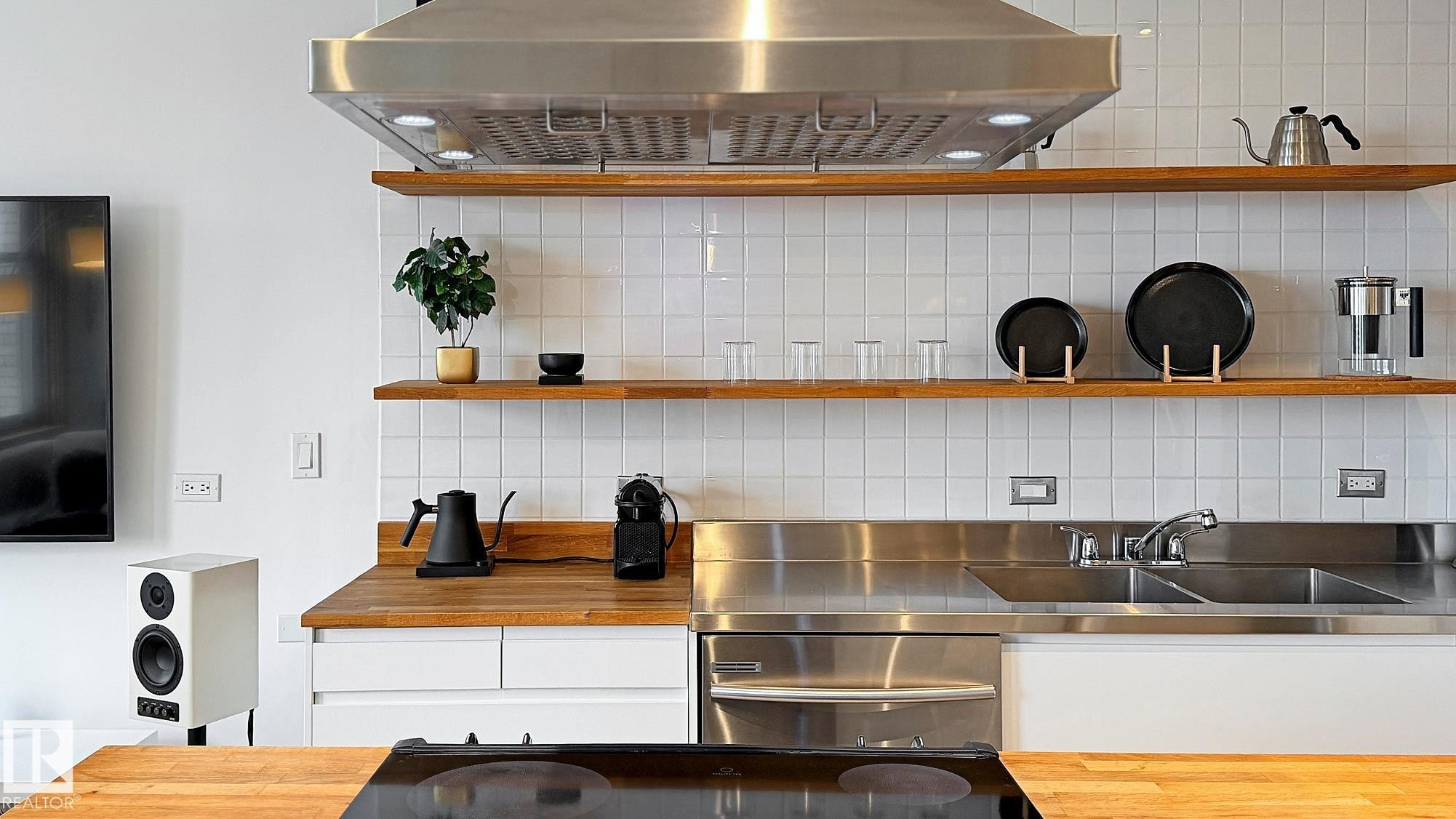 10134 100 Street Nw, Edmonton, AB