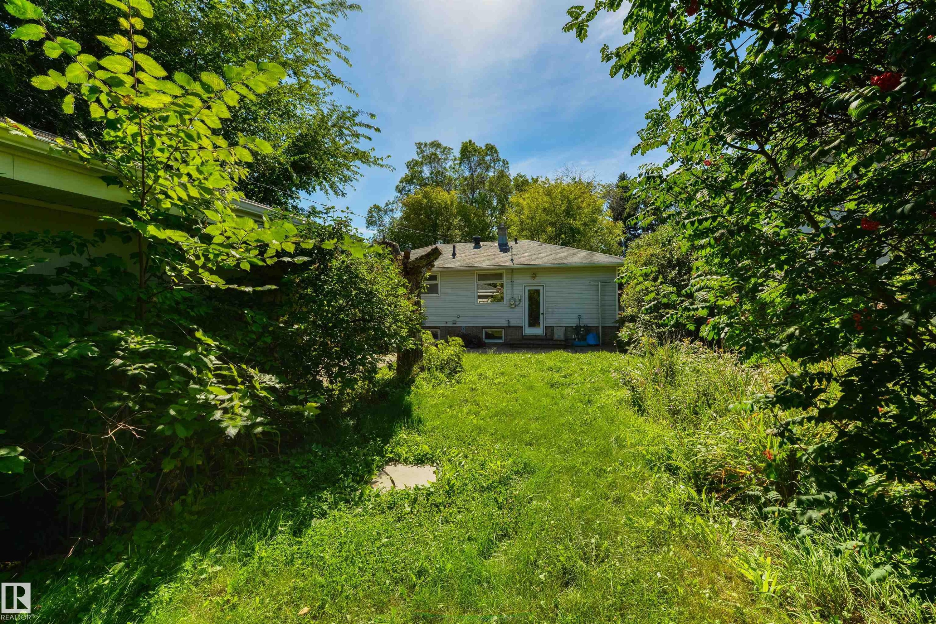 7950 91 Avenue Nw, Edmonton, AB