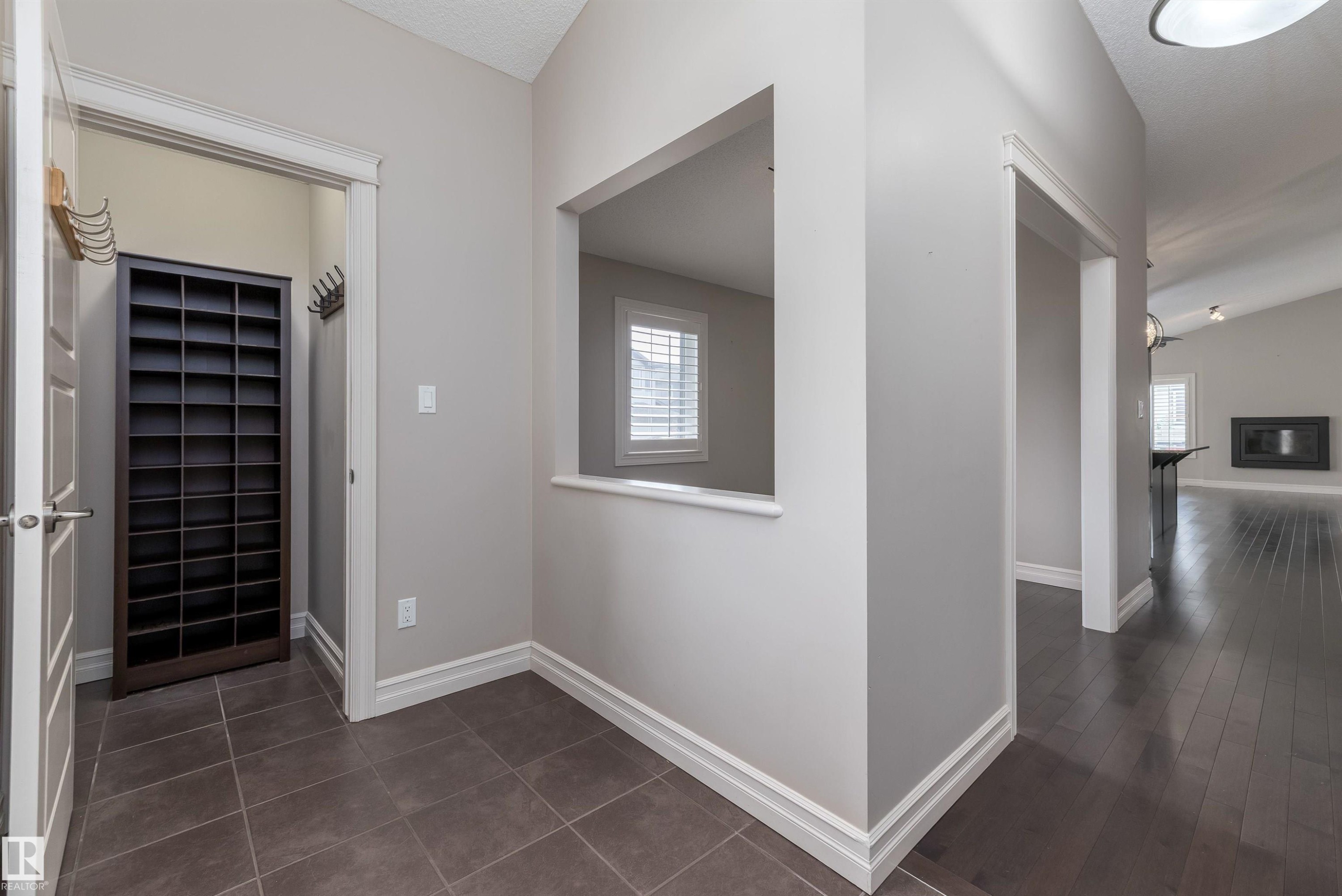 1976 67 Street Sw, Edmonton, AB