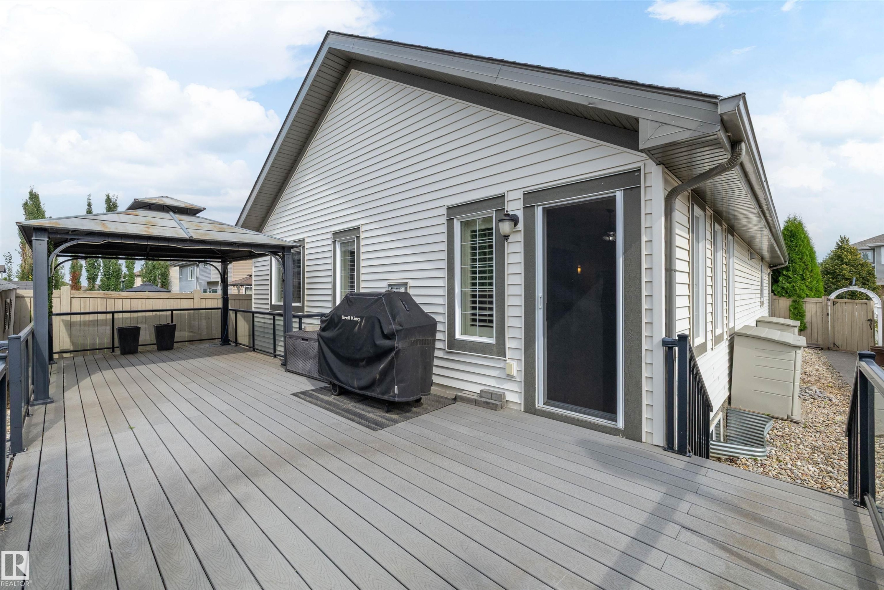 1976 67 Street Sw, Edmonton, AB