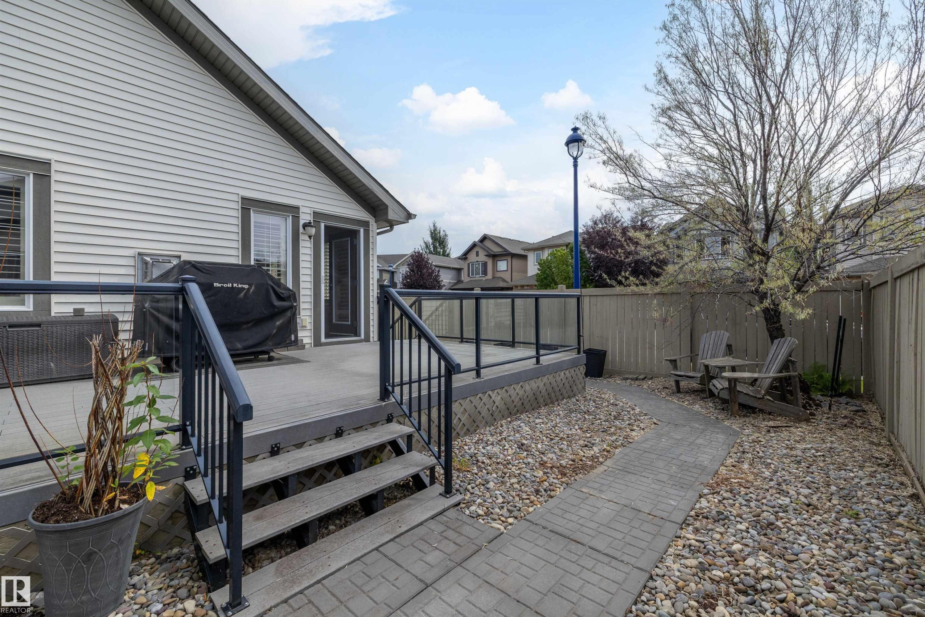 1976 67 Street Sw, Edmonton, AB