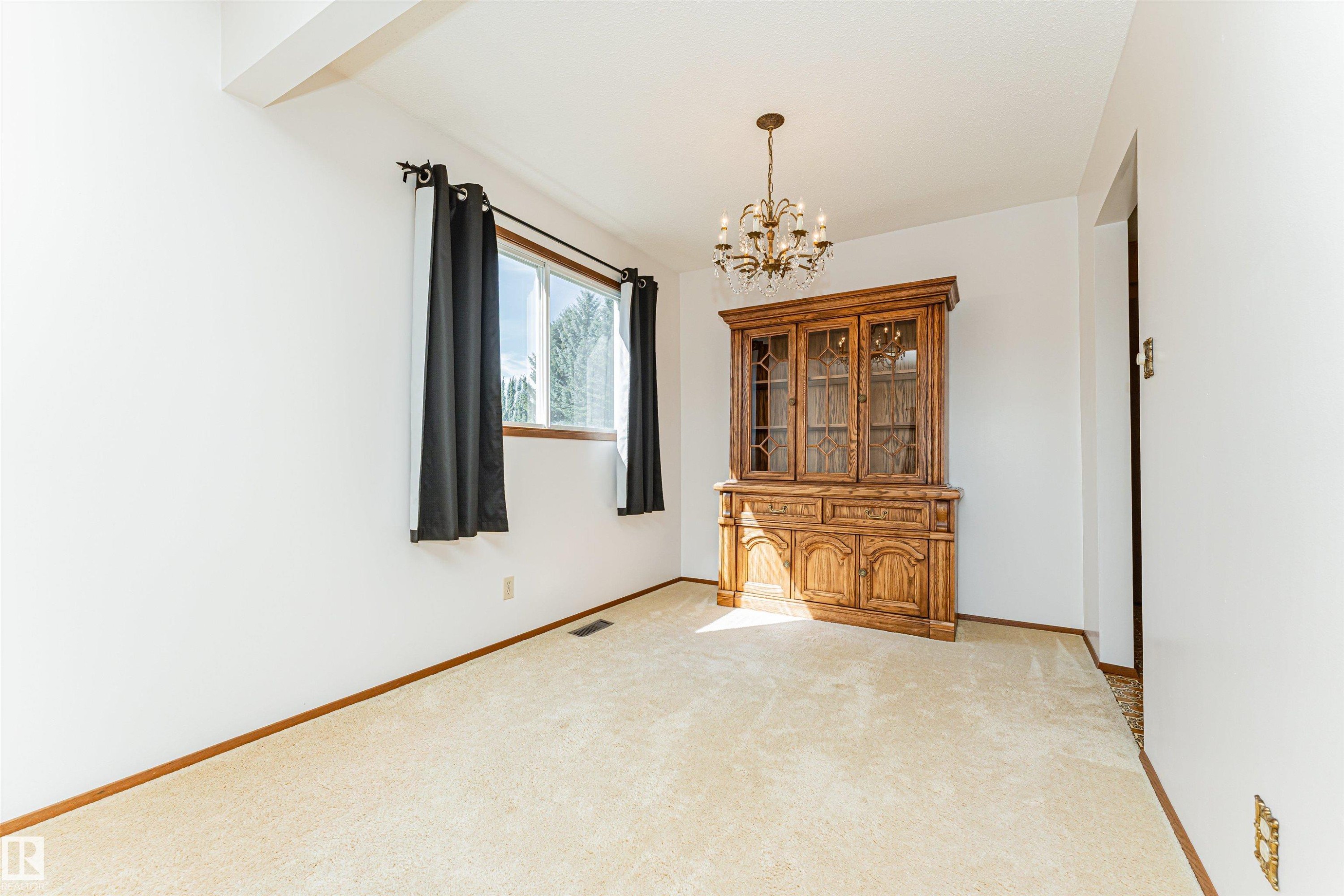 10530 173A Avenue Nw, Edmonton, AB