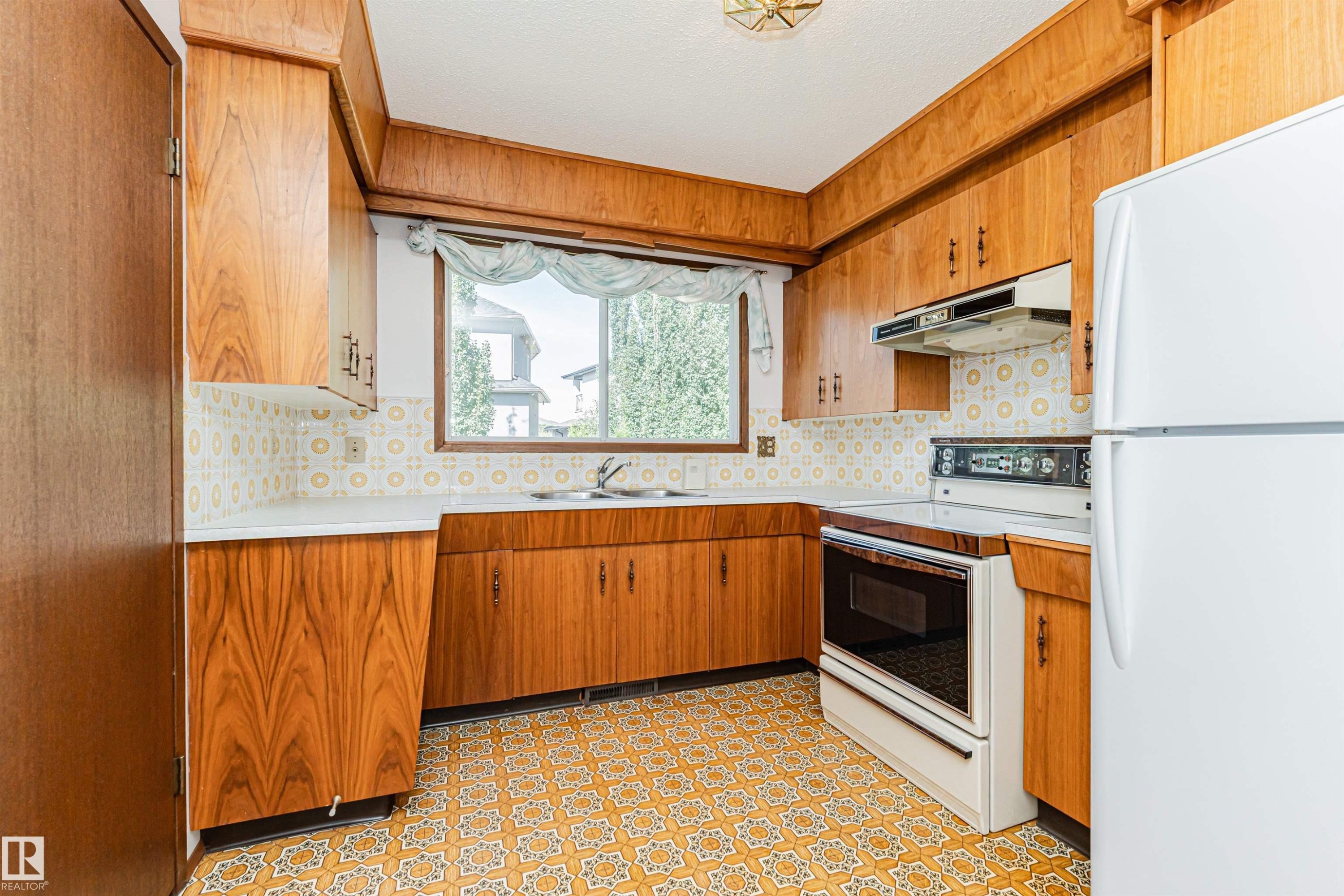 10530 173A Avenue Nw, Edmonton, AB