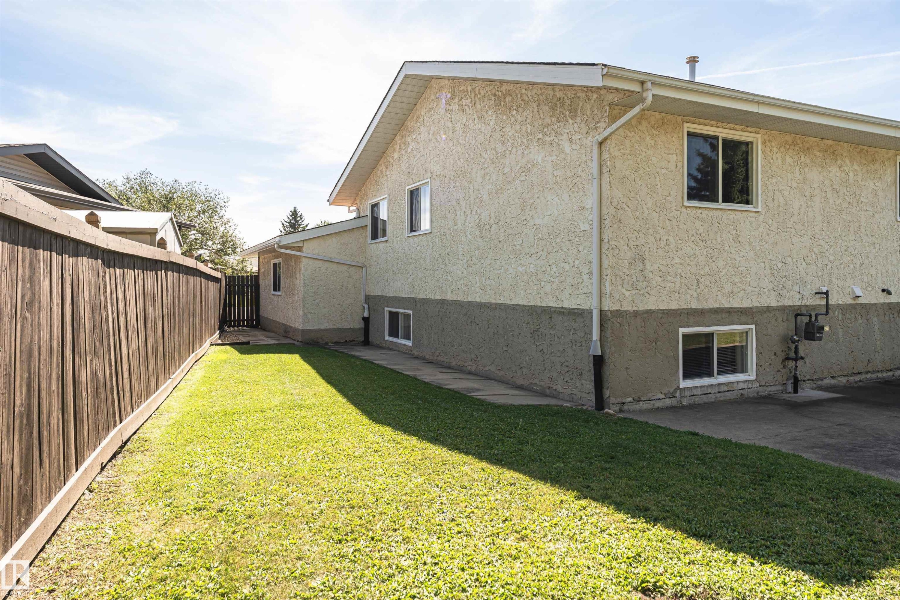 10530 173A Avenue Nw, Edmonton, AB