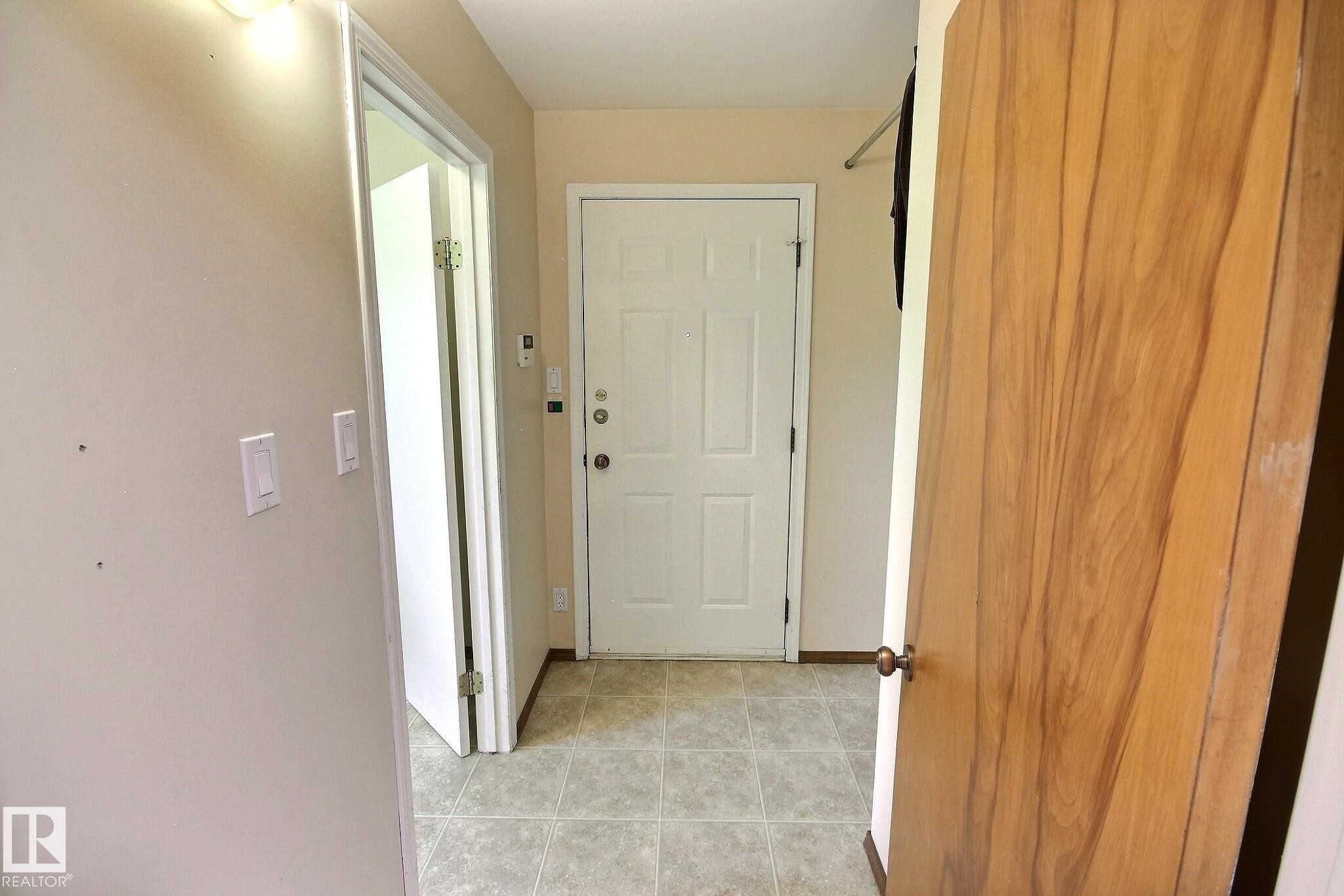 9457 79 Street Nw, Edmonton, AB