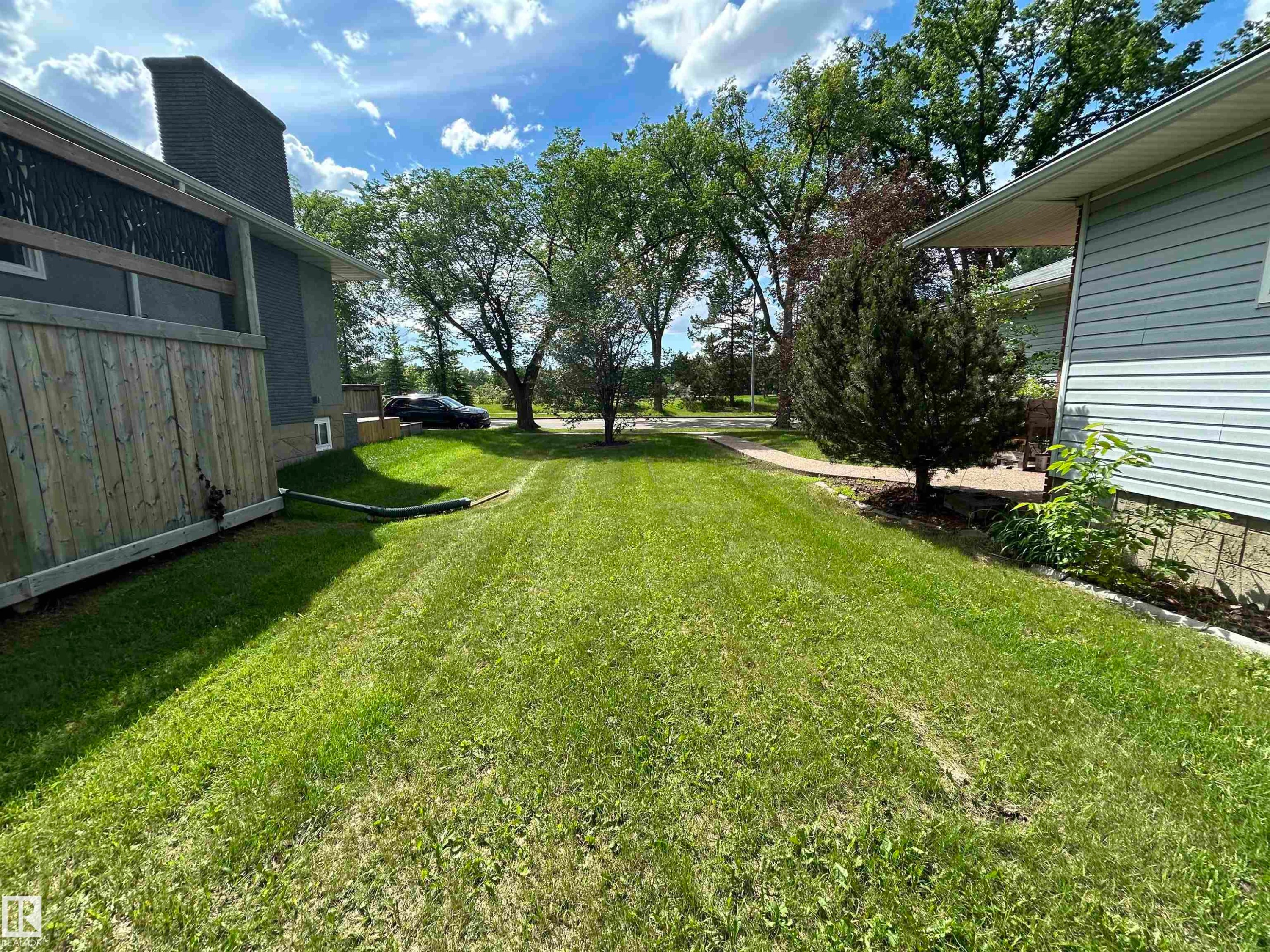 9457 79 Street Nw, Edmonton, AB
