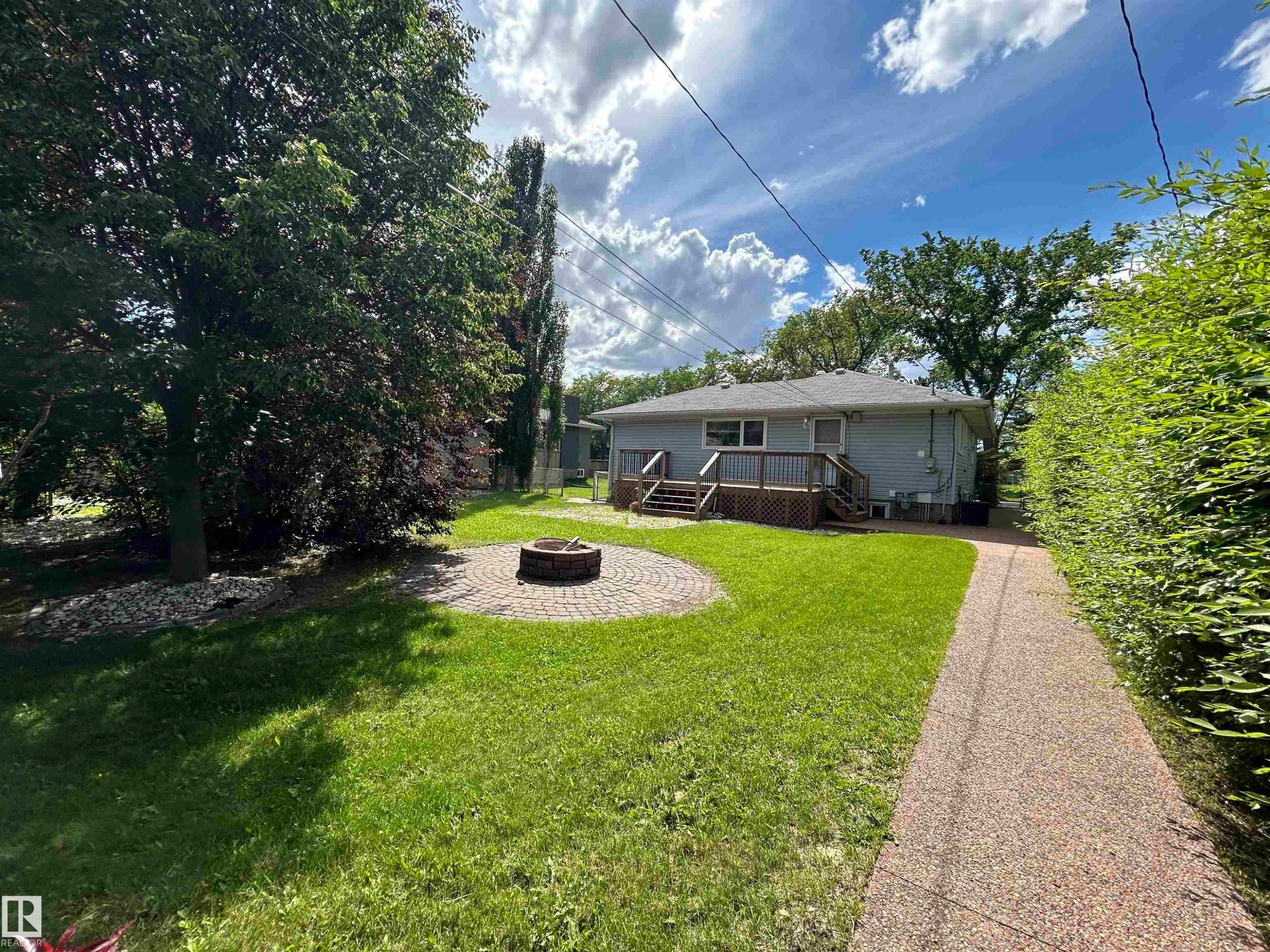 9457 79 Street Nw, Edmonton, AB