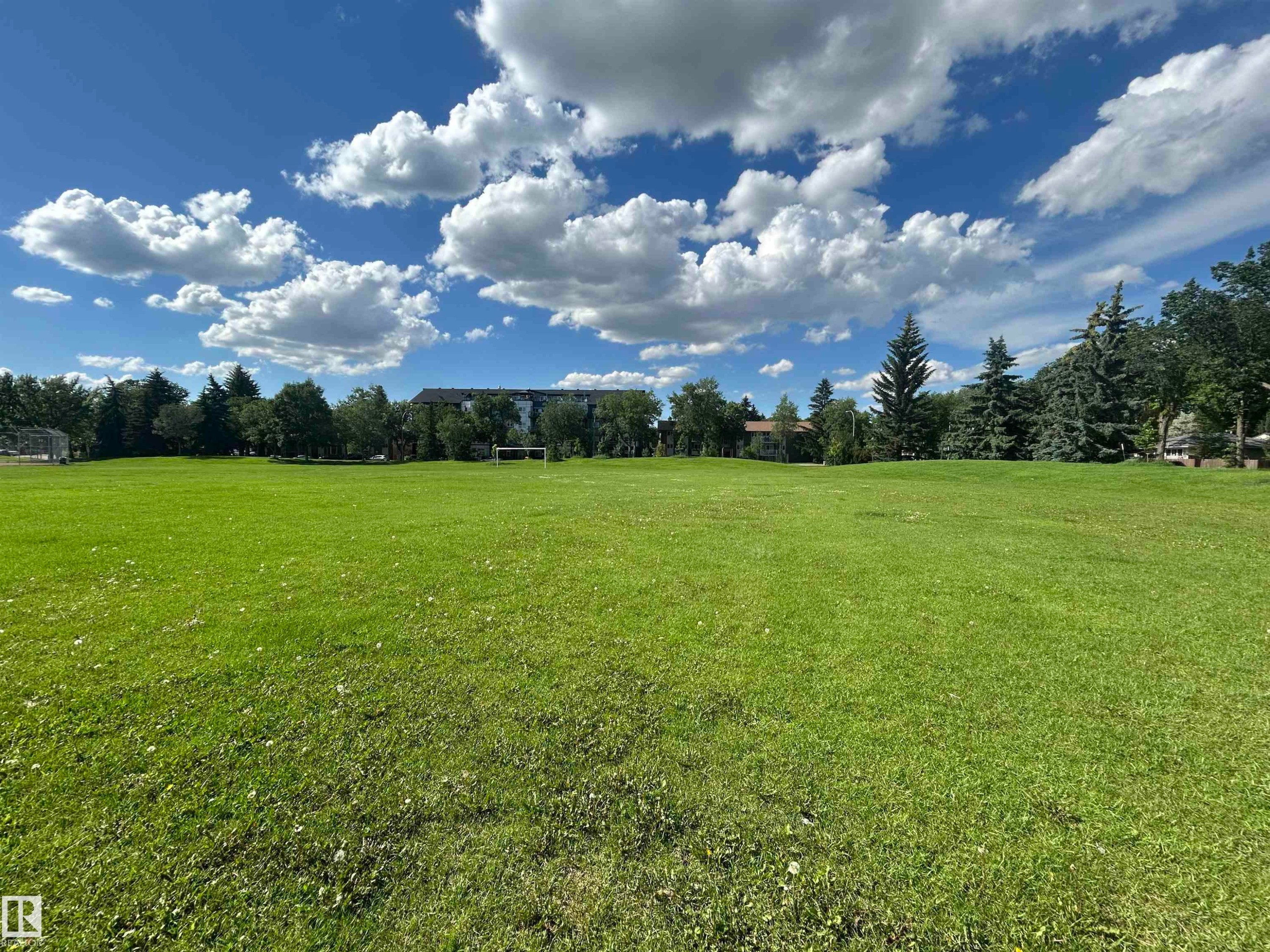 9457 79 Street Nw, Edmonton, AB