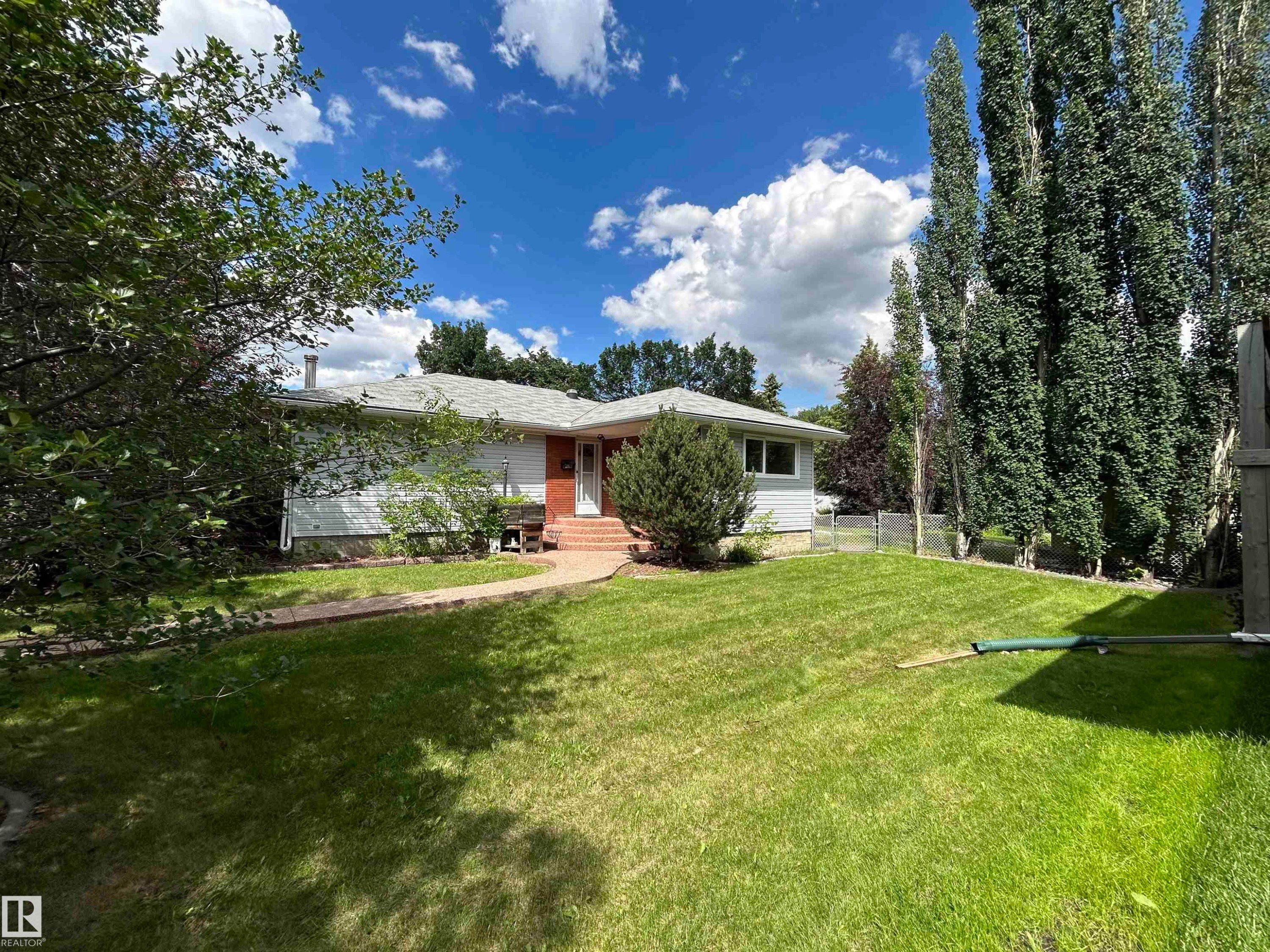 9457 79 Street Nw, Edmonton, AB