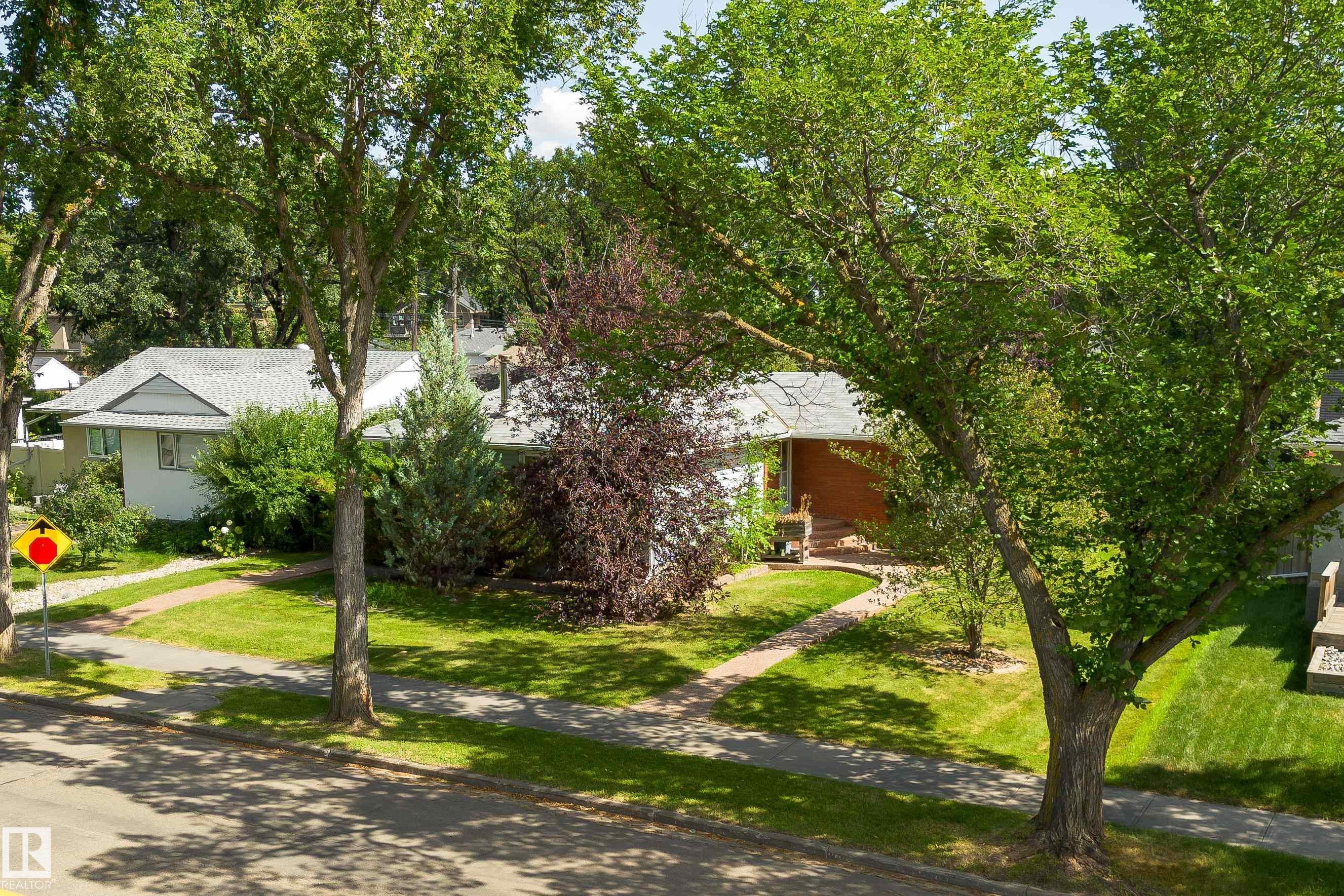9457 79 Street Nw, Edmonton, AB
