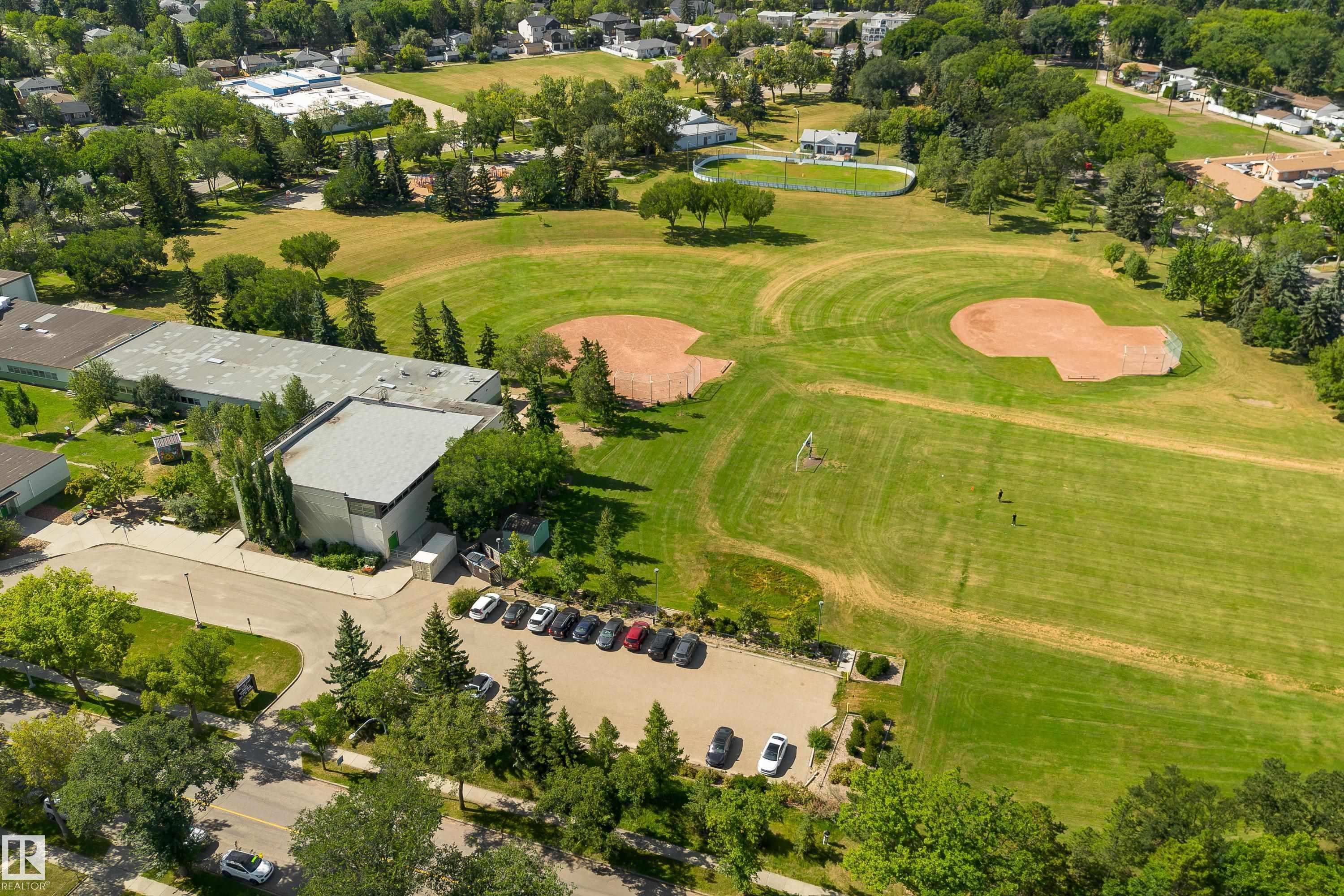 9457 79 Street Nw, Edmonton, AB