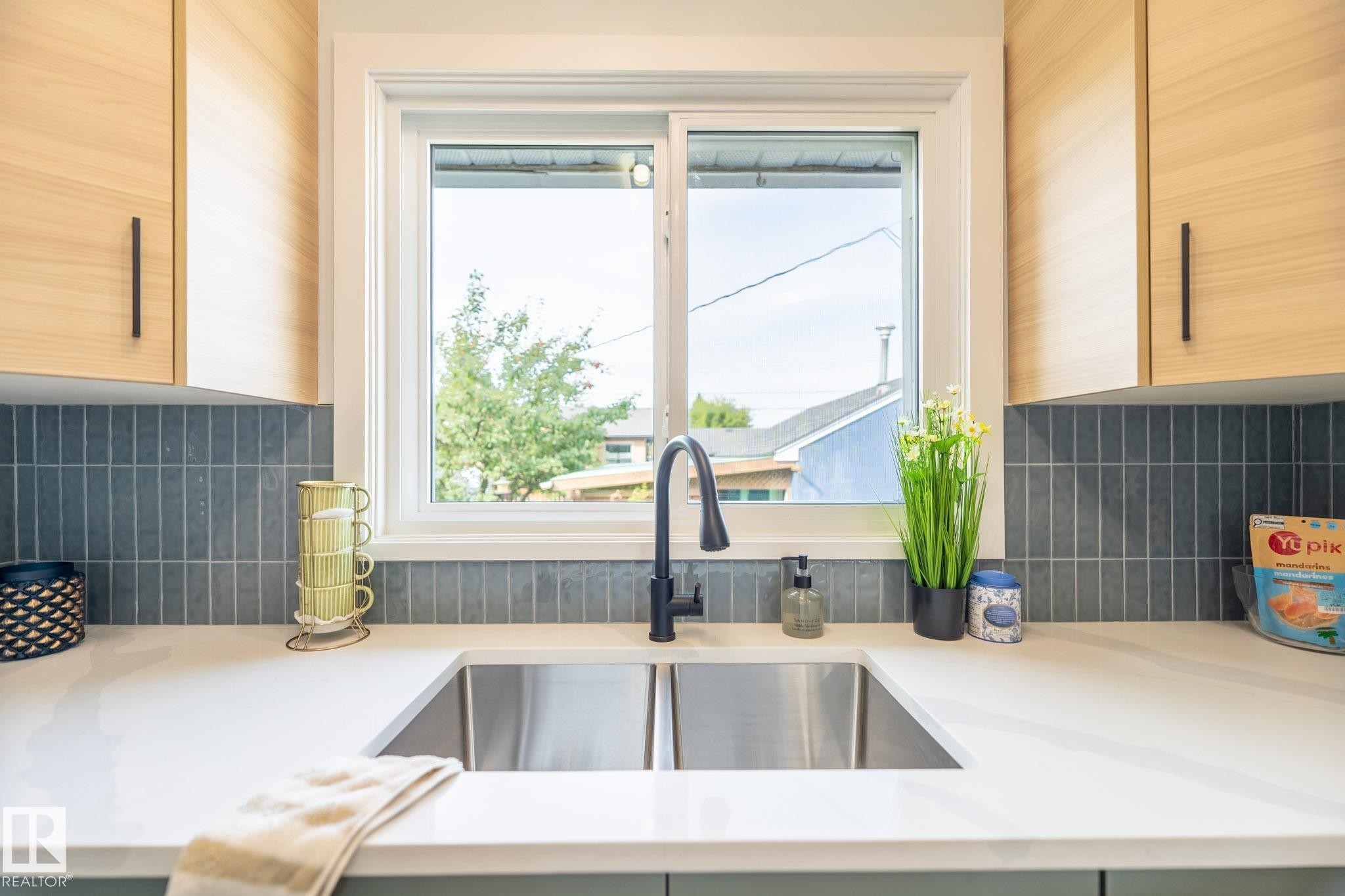 16136 109A Avenue Nw, Edmonton, AB