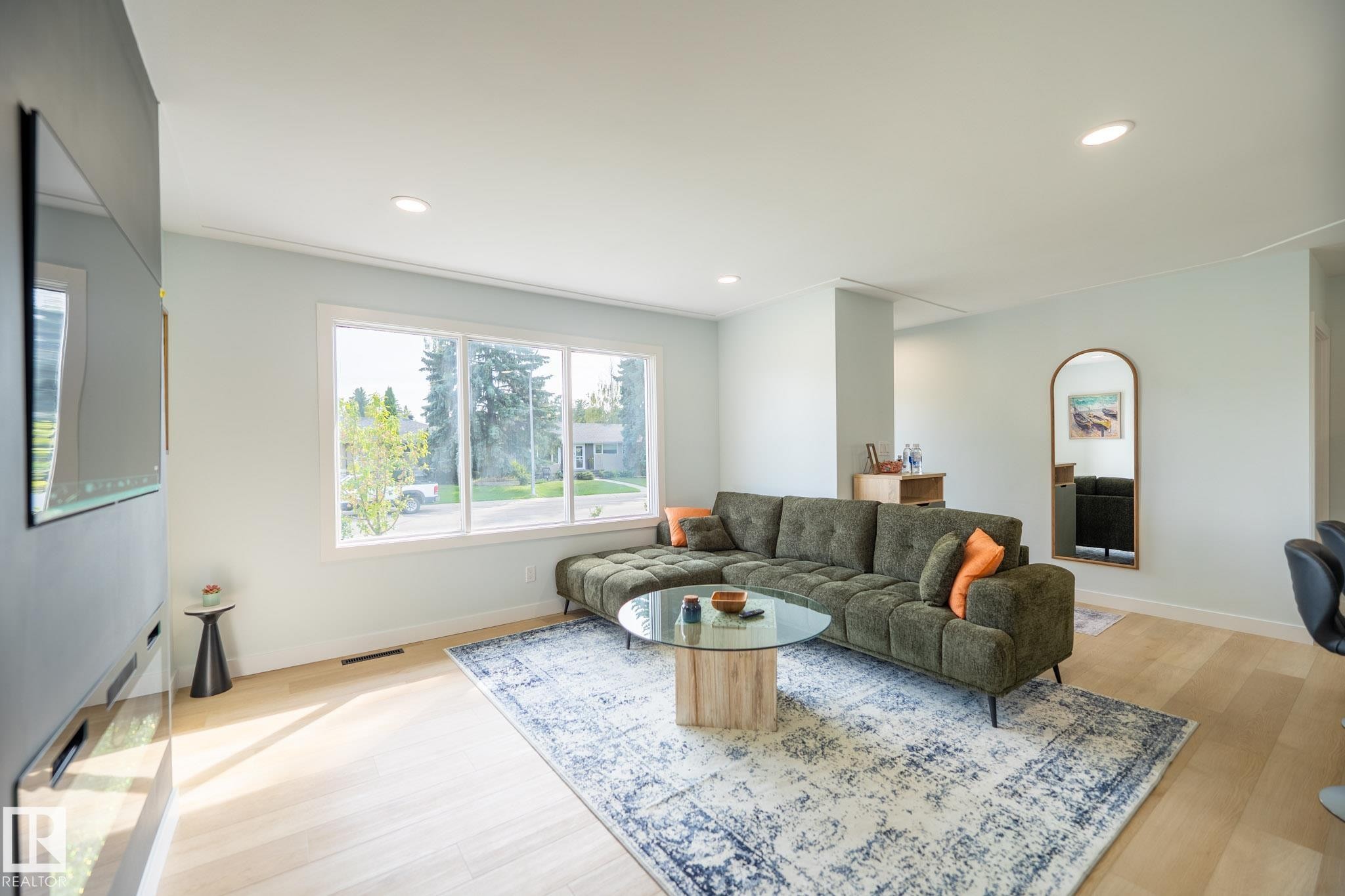 16136 109A Avenue Nw, Edmonton, AB