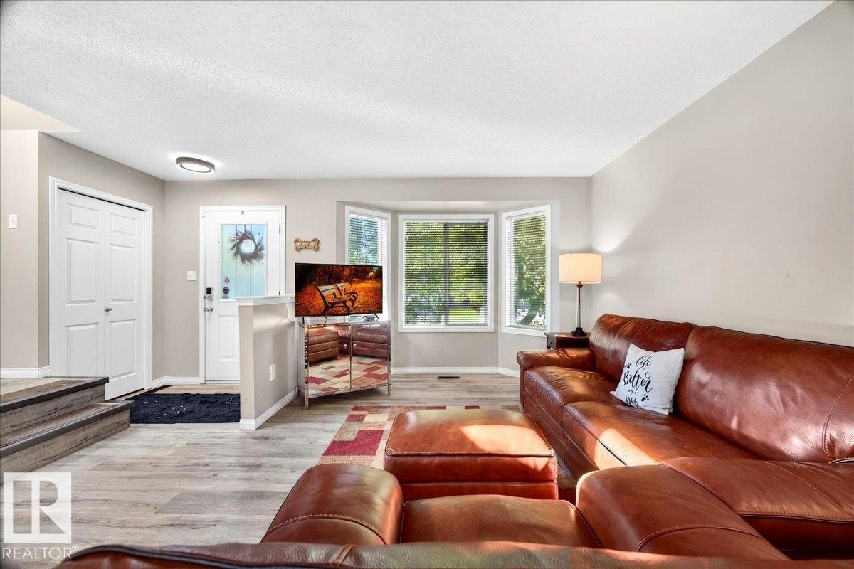 21339 91 Avenue Nw, Edmonton, AB
