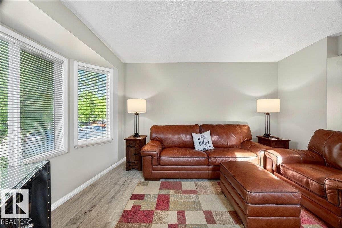 21339 91 Avenue Nw, Edmonton, AB