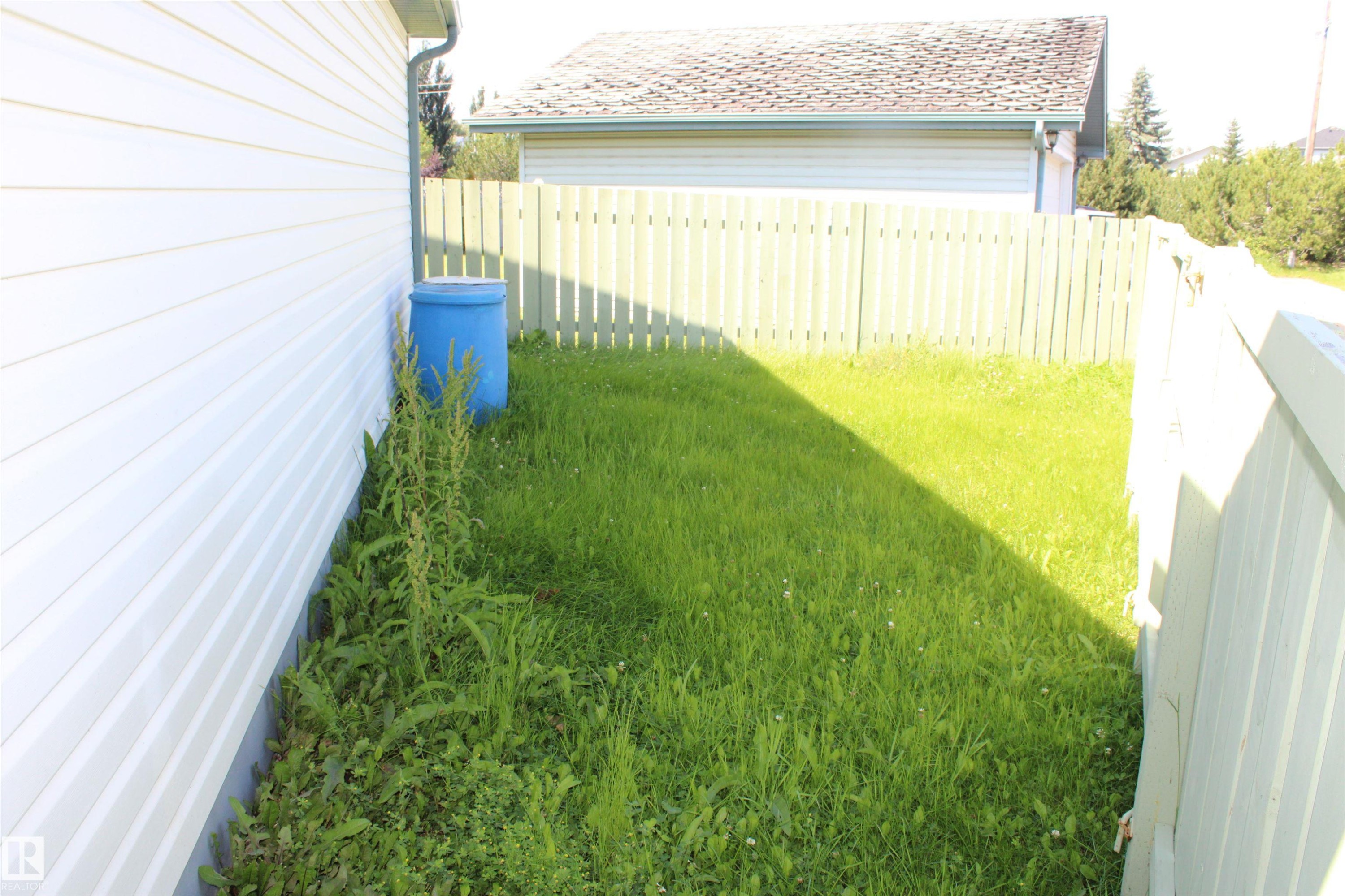 RV parking behind garage - 15031 135 Street Nw, Edmonton, AB