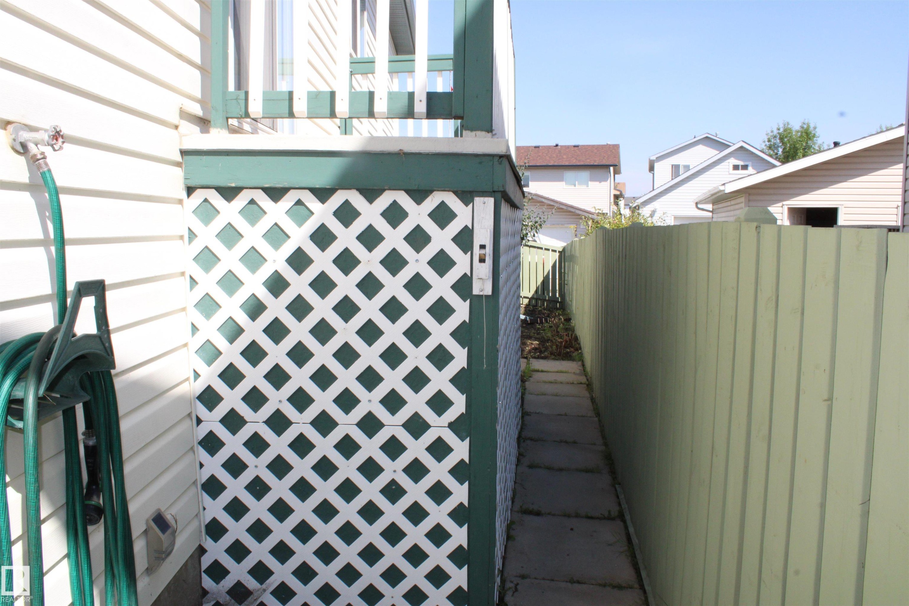 Deck Area - 15031 135 Street Nw, Edmonton, AB