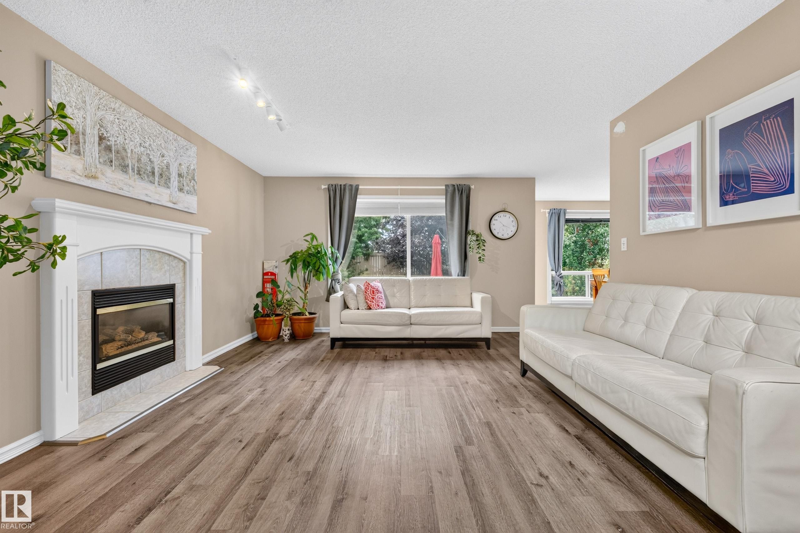11813 11B Avenue Nw, Edmonton, AB