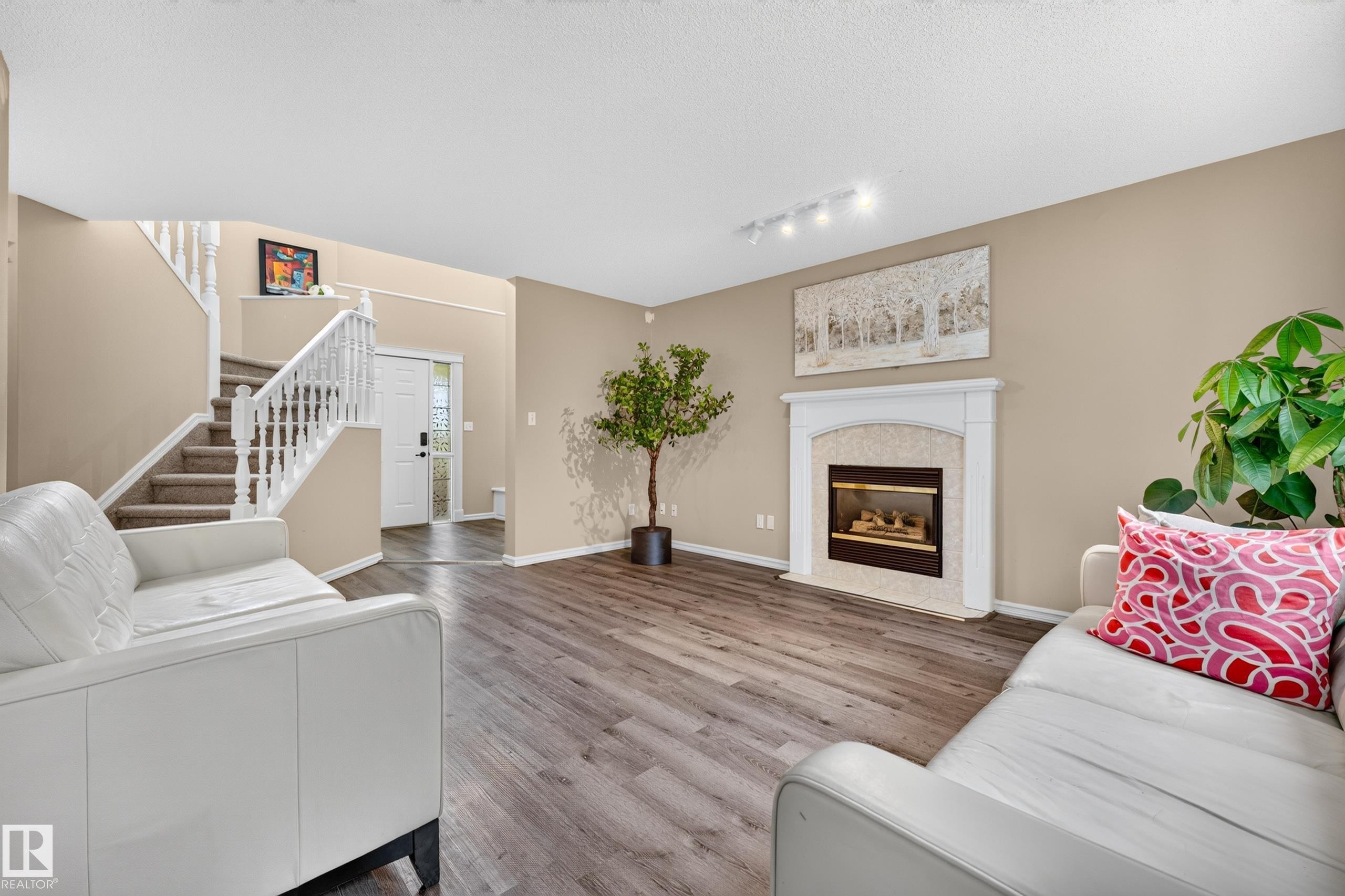 11813 11B Avenue Nw, Edmonton, AB