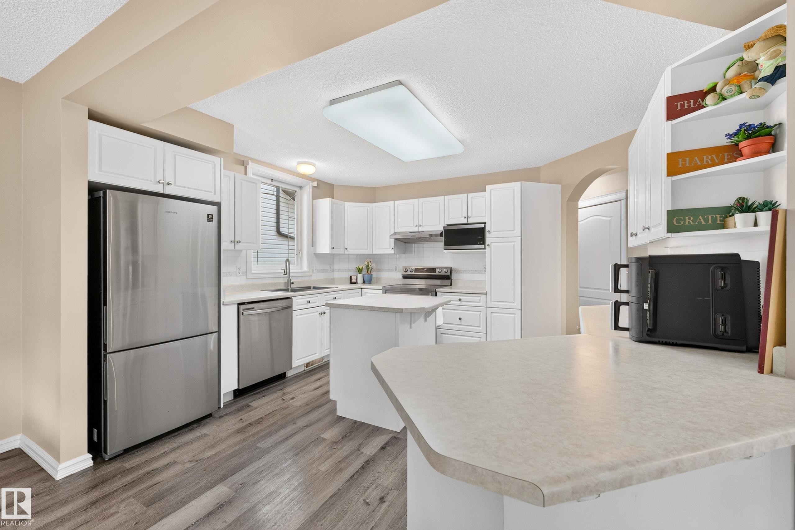 11813 11B Avenue Nw, Edmonton, AB