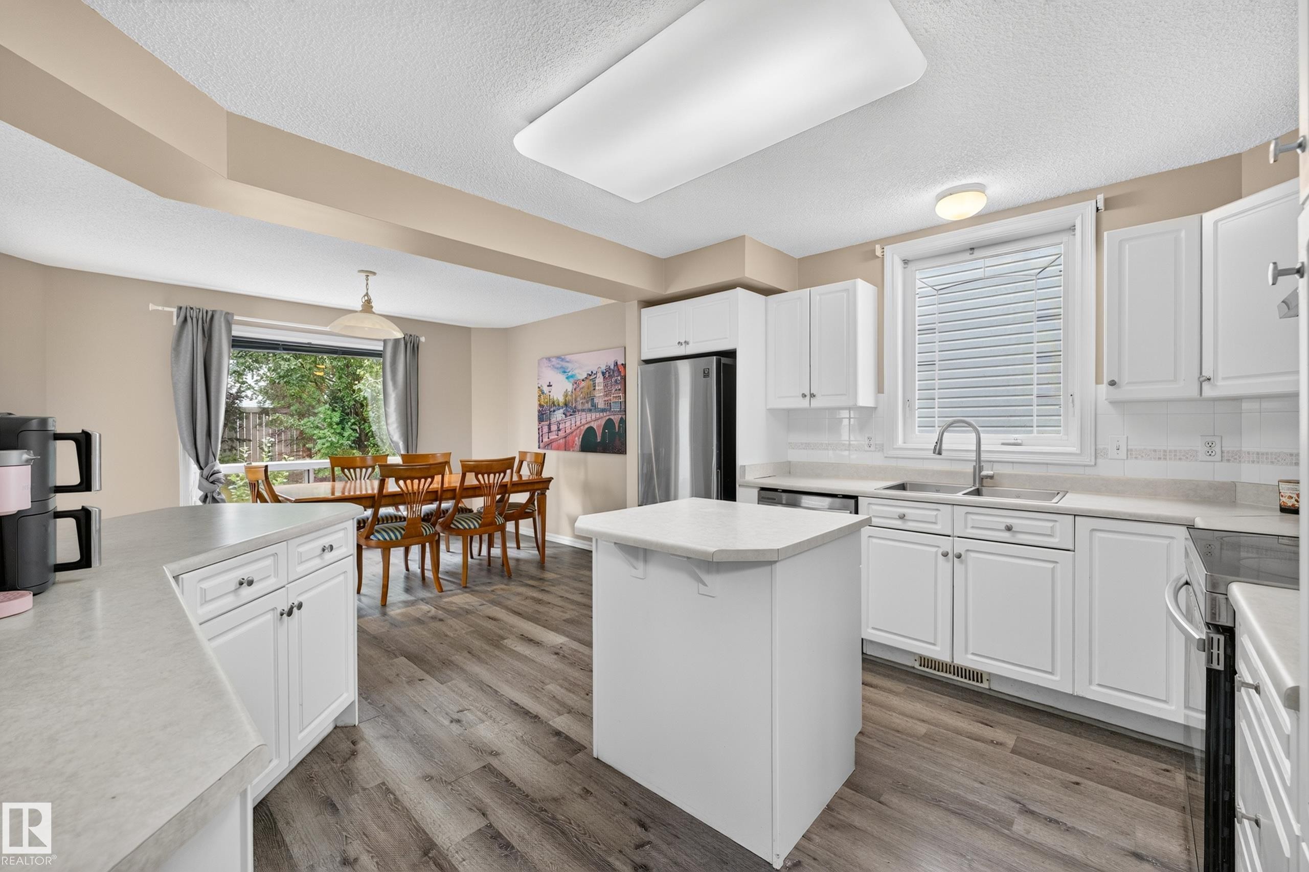 11813 11B Avenue Nw, Edmonton, AB