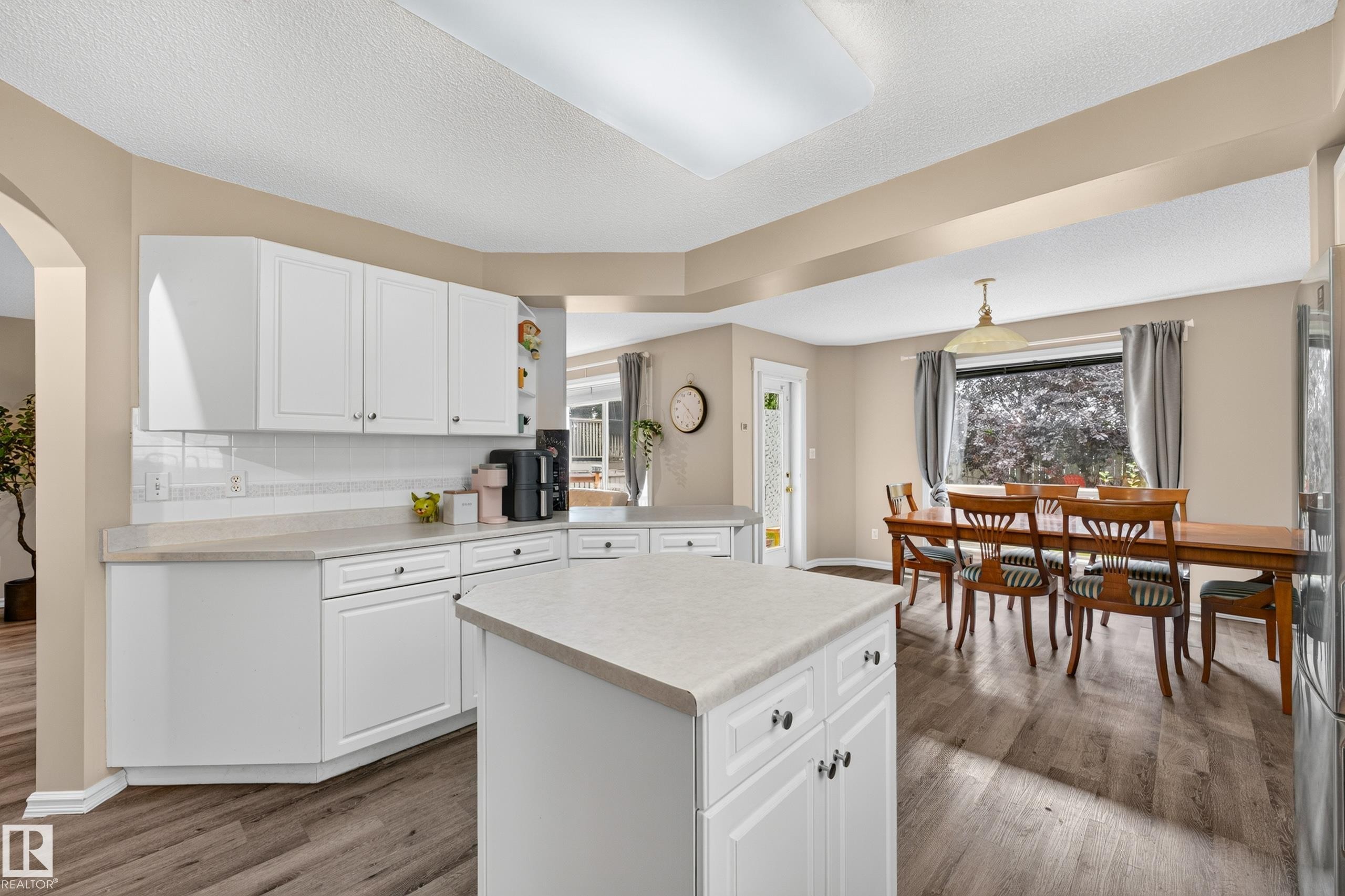 11813 11B Avenue Nw, Edmonton, AB