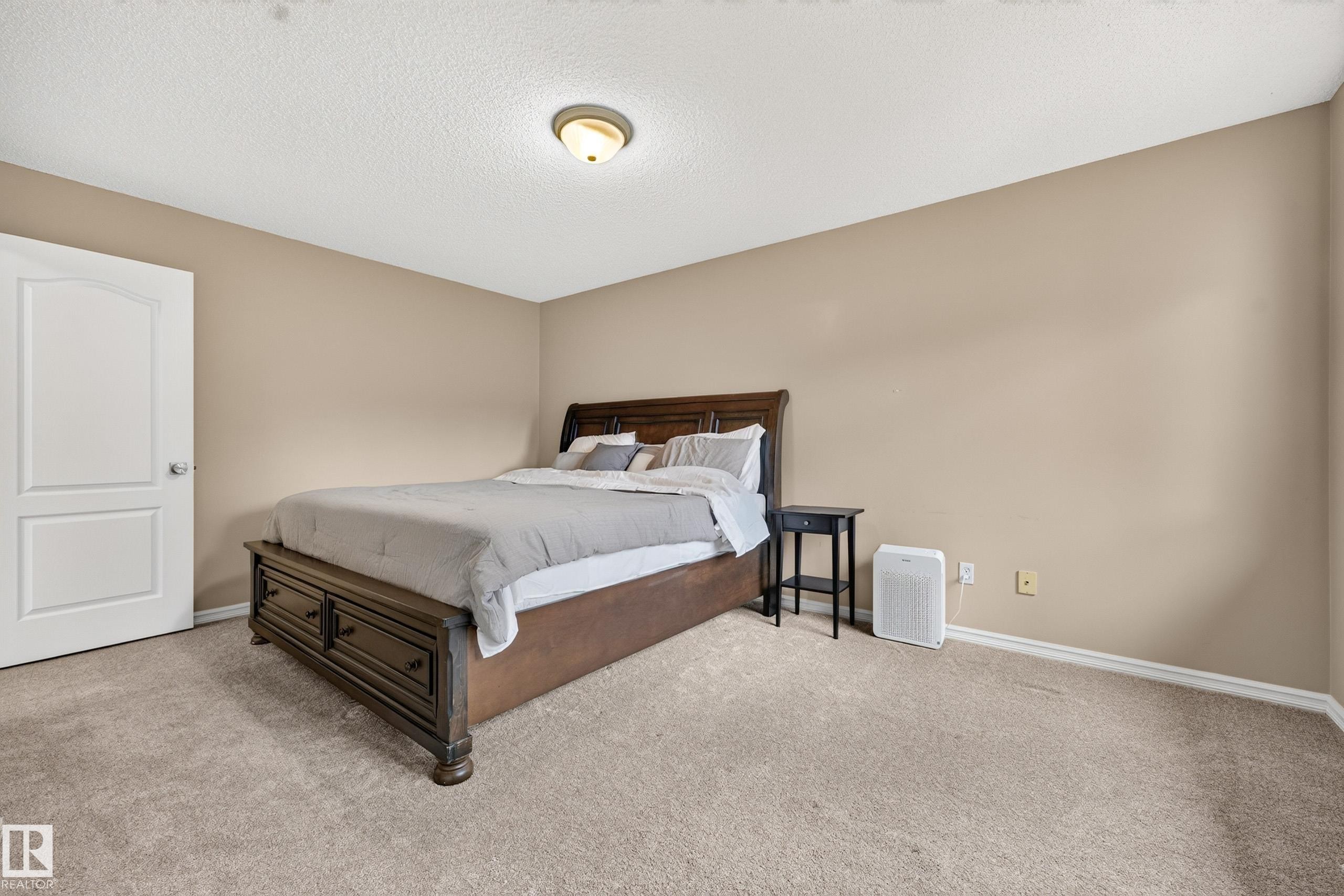 11813 11B Avenue Nw, Edmonton, AB