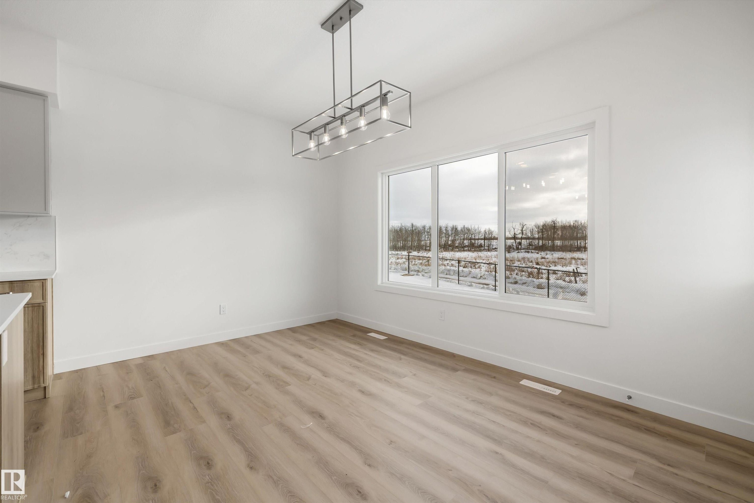 1315 11 Avenue Nw, Edmonton, AB - Indoor Photo Showing Other Room