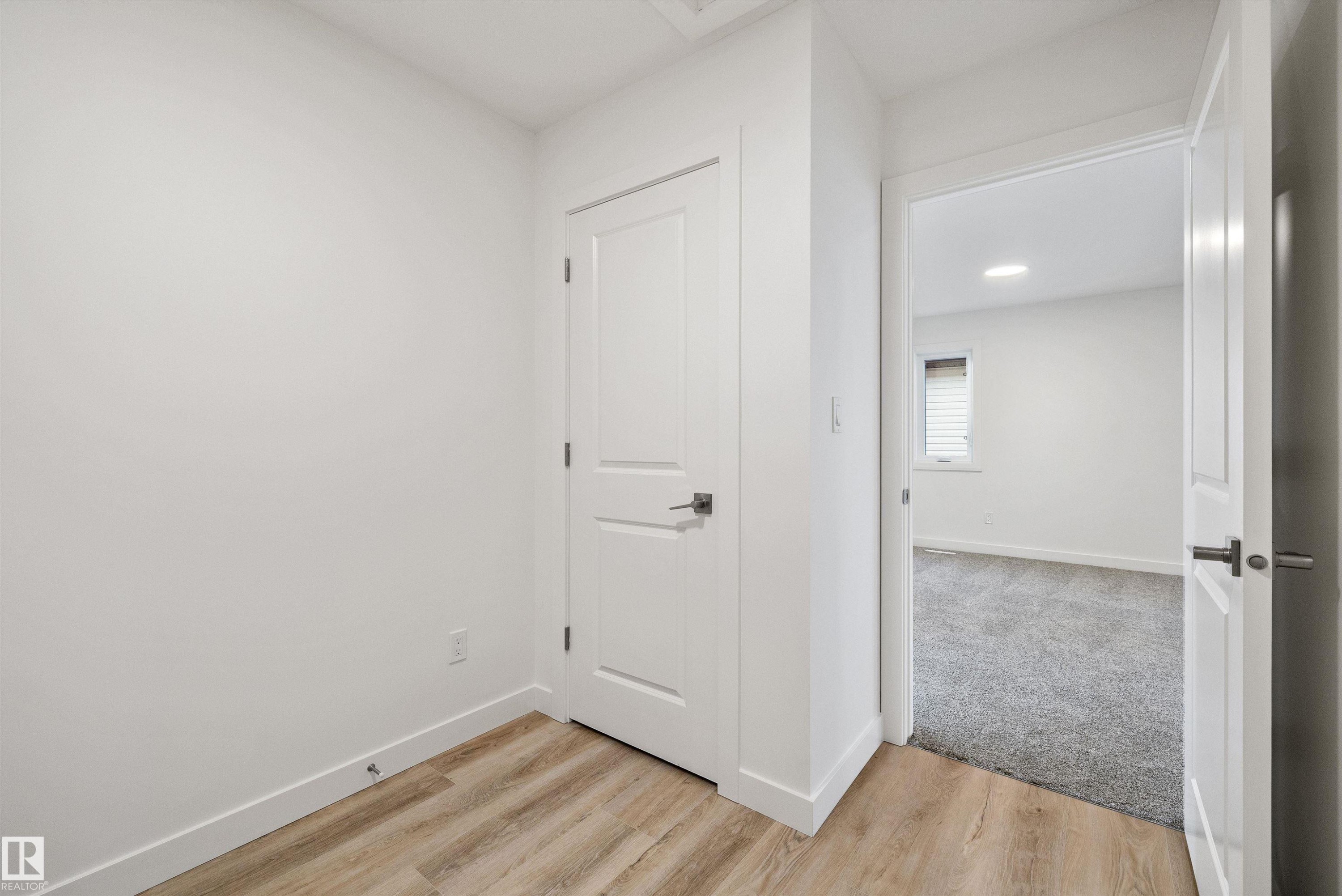 1315 11 Avenue Nw, Edmonton, AB - Indoor Photo Showing Other Room