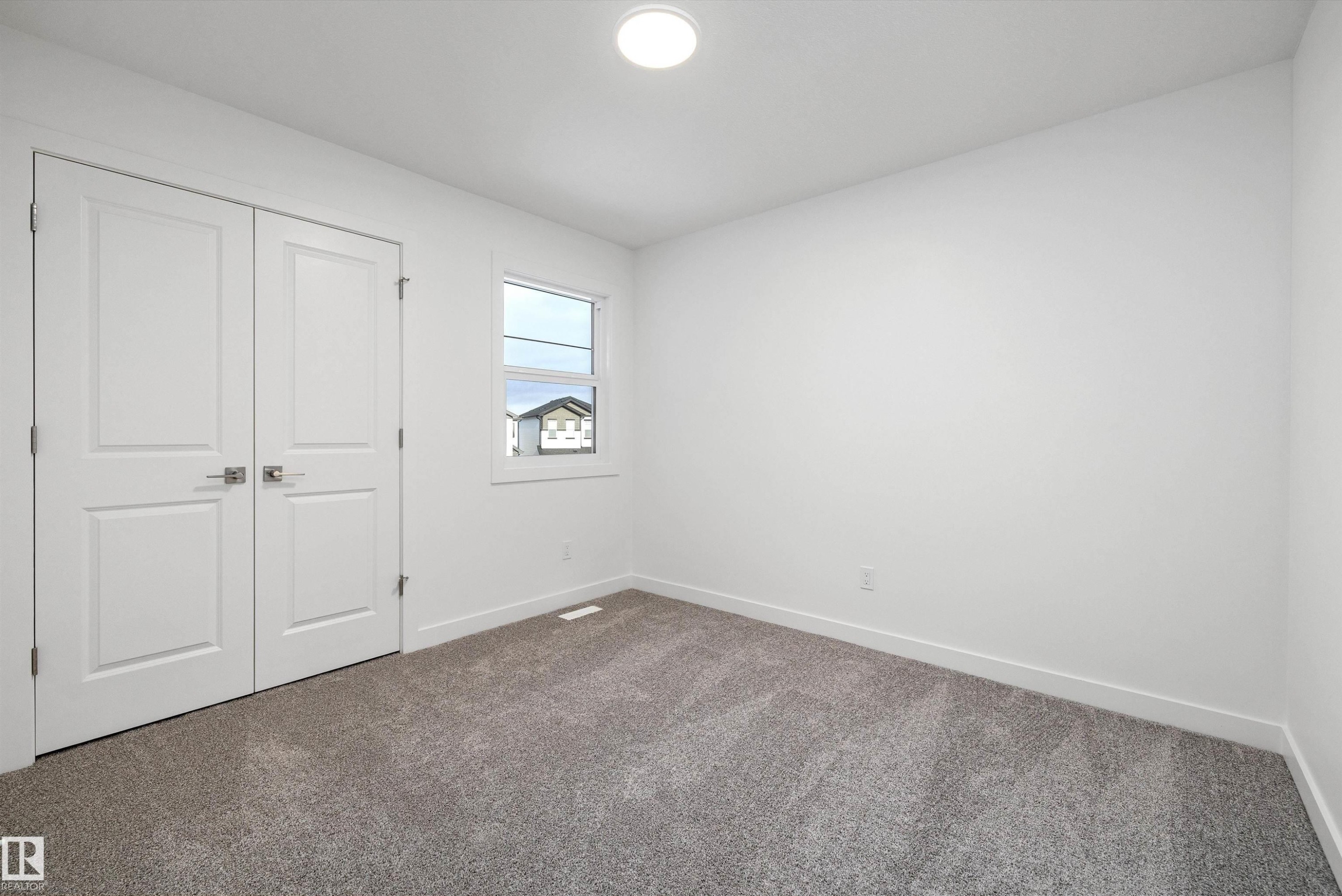 1315 11 Avenue Nw, Edmonton, AB - Indoor Photo Showing Other Room