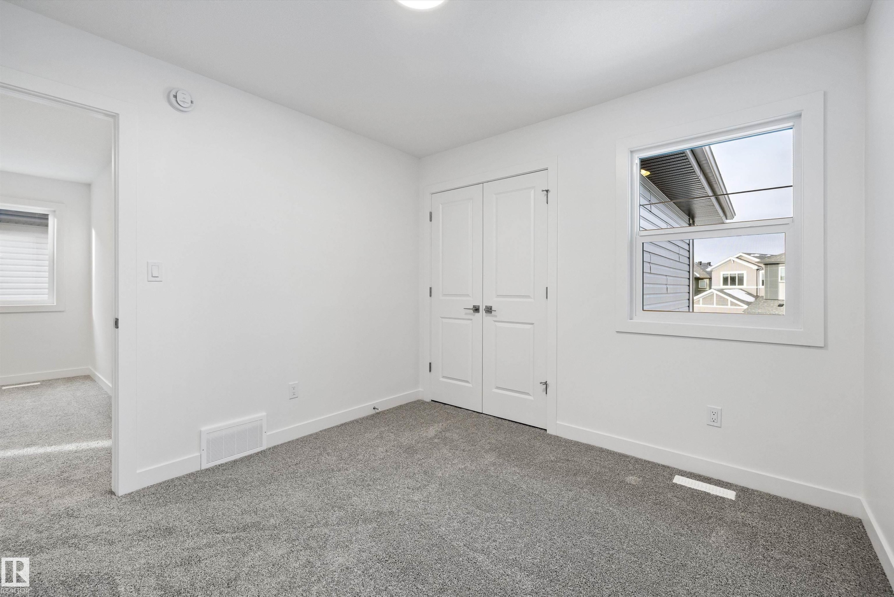 1315 11 Avenue Nw, Edmonton, AB - Indoor Photo Showing Other Room